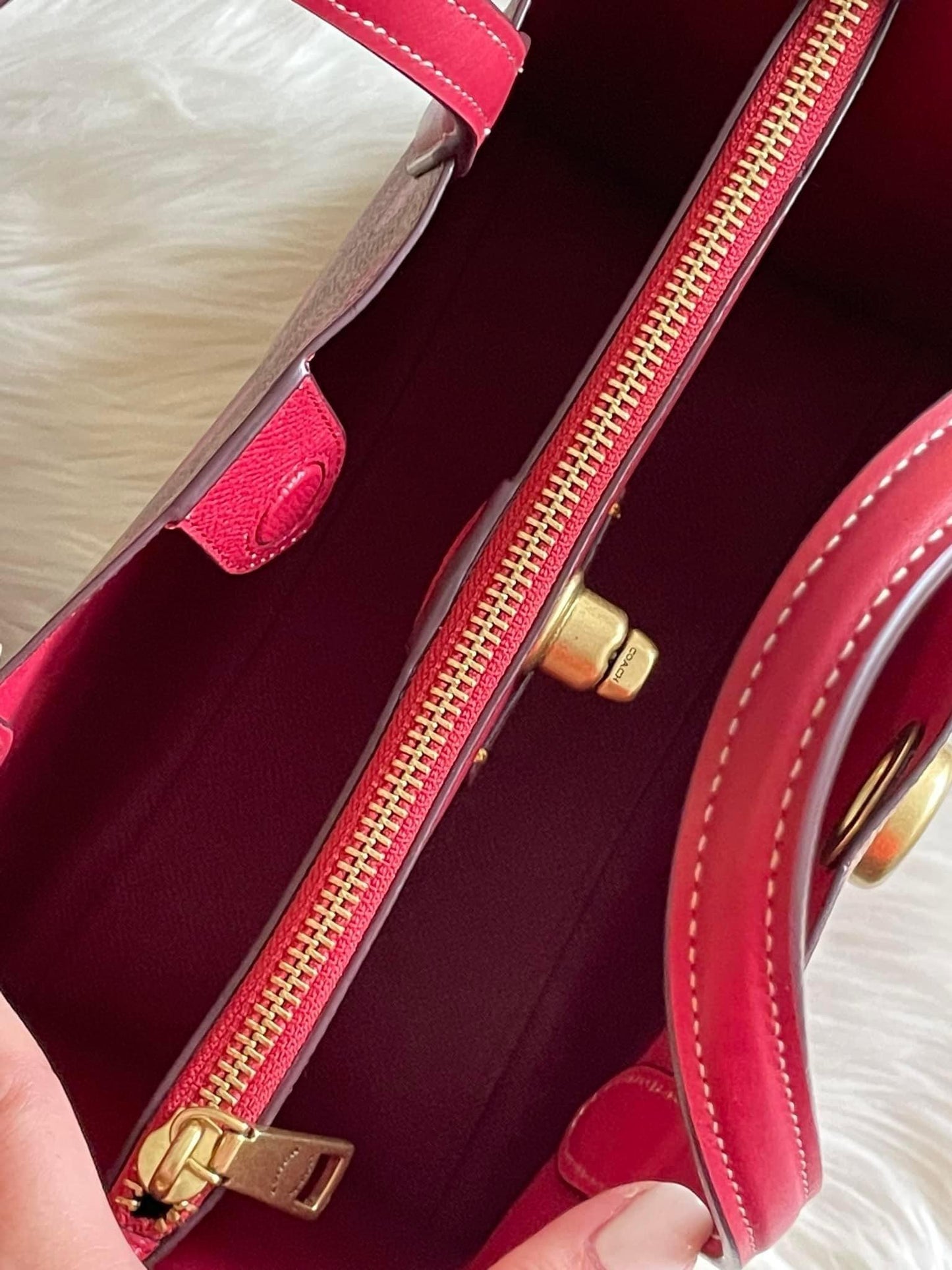 Coach Willow Tote 24 In Signature Canvas with Heart Print