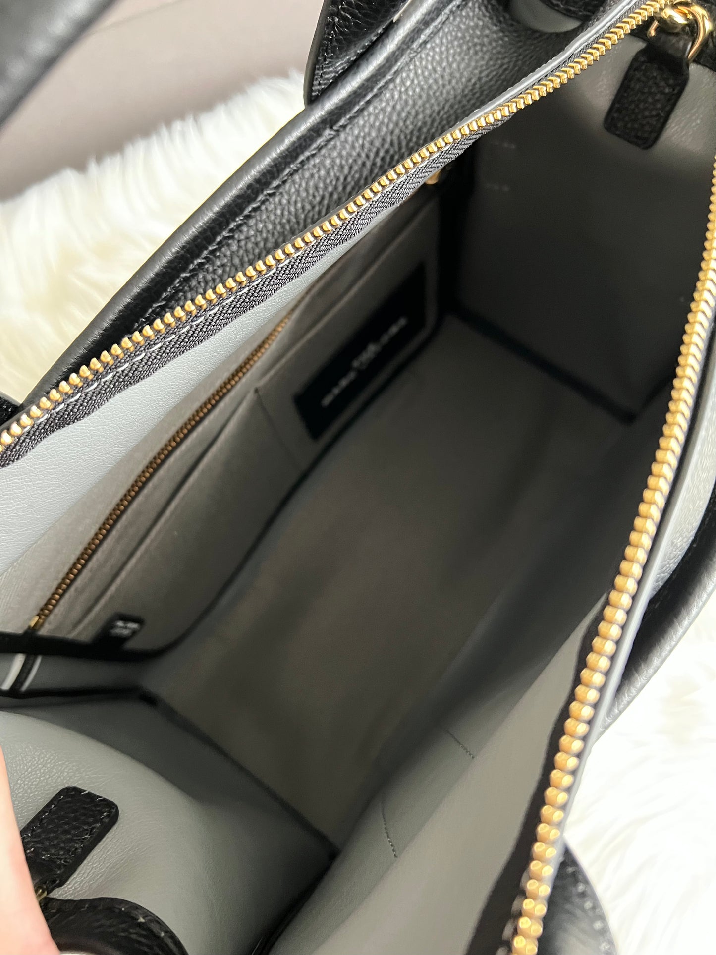 Marc Jacobs The Leather Medium Tote Bag