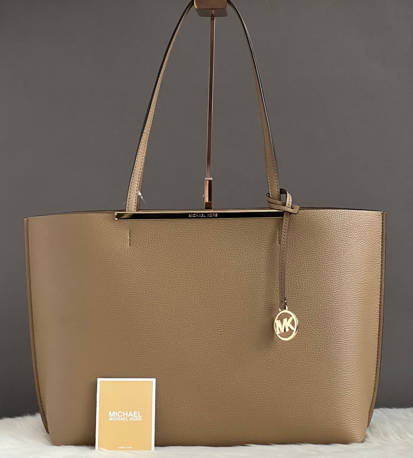 Michael Kors Evelyn Large Tote Bag