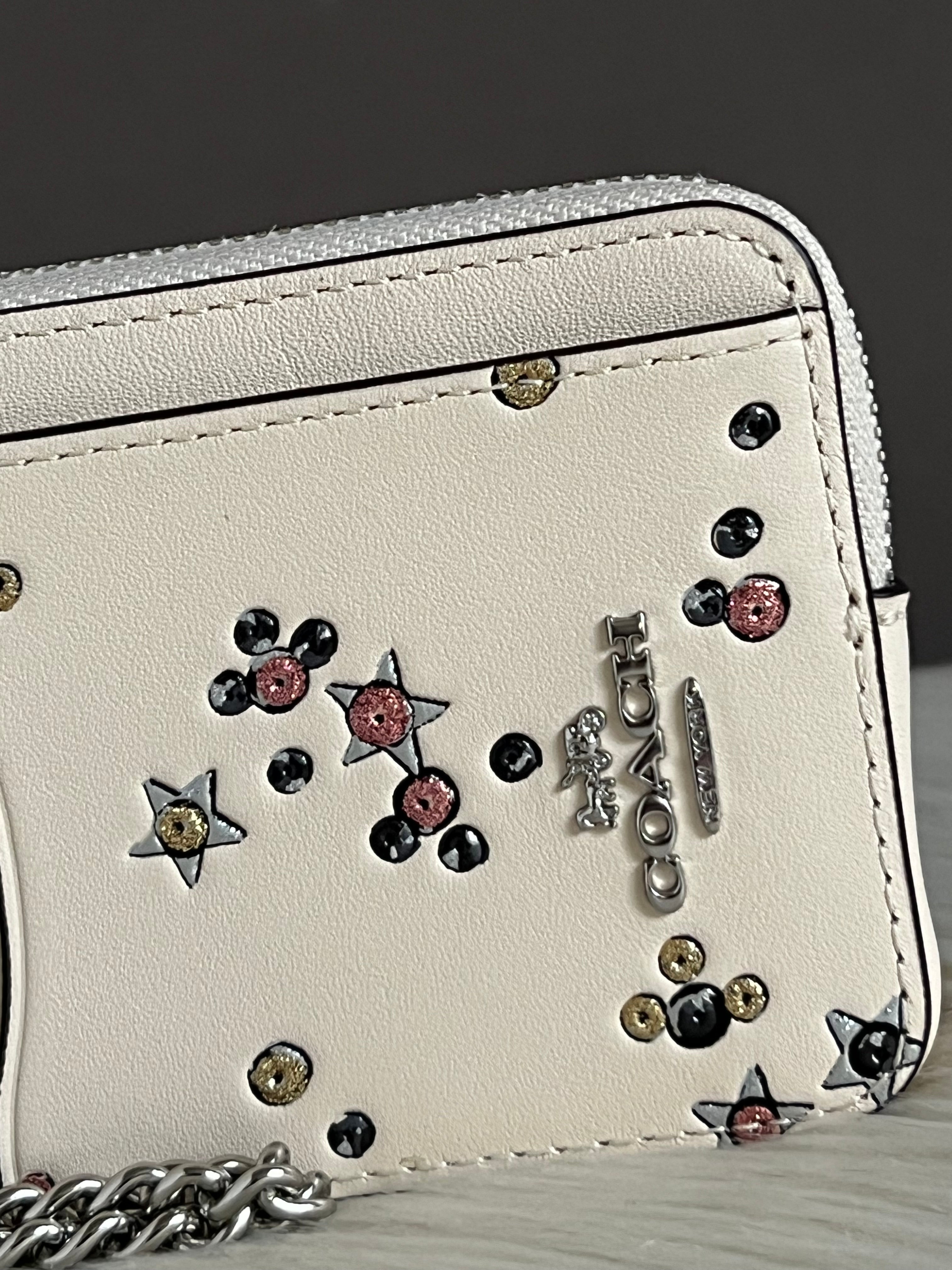 COACH　スター  パース Coach Zip Card Case In Star Print – Club de Mode