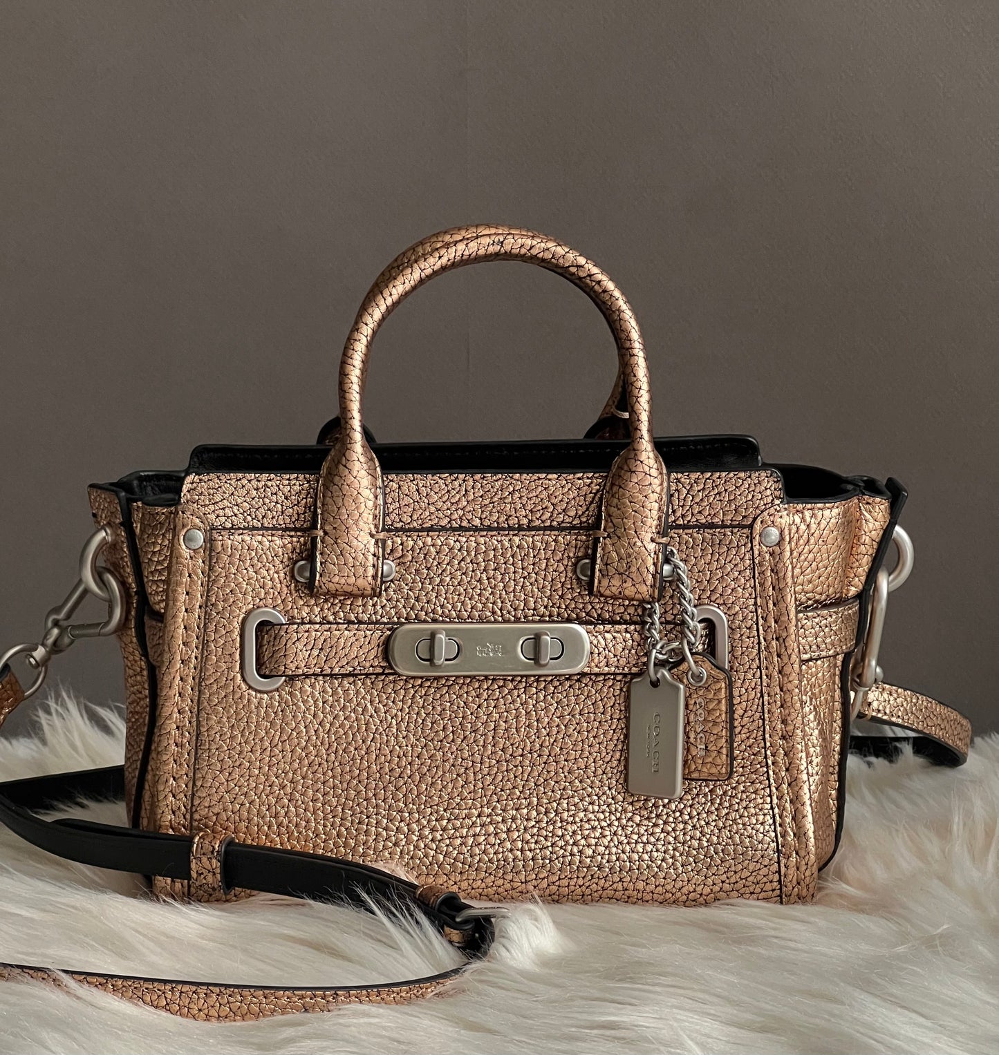 Coach Swagger 20 in Pebble Leather