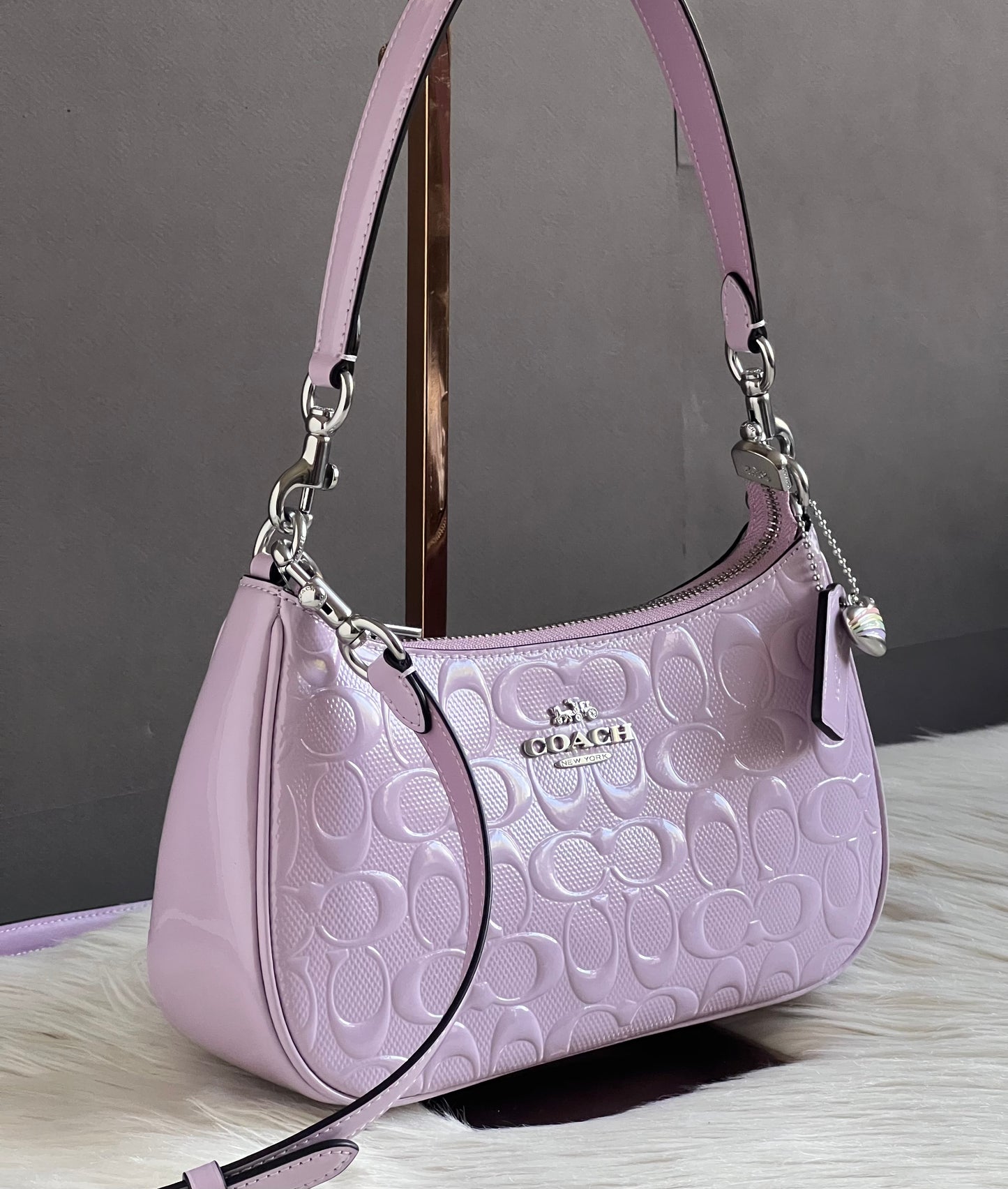 Coach Teri Shoulder Bag In Signature Leather With Heart Charm