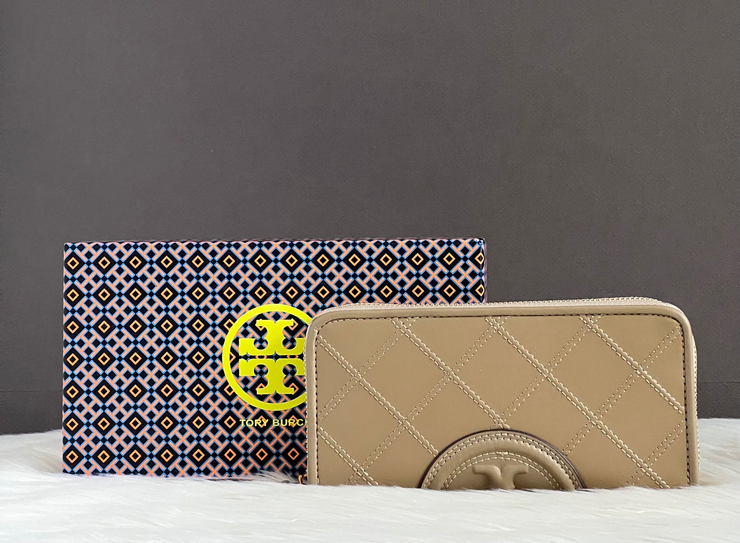 Tory Burch Fleming Soft Zip Continental Wallet