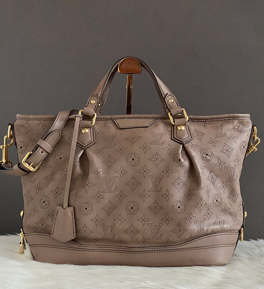 Louis Vuitton Taupe Poudre Mahina Stellar PM Bag