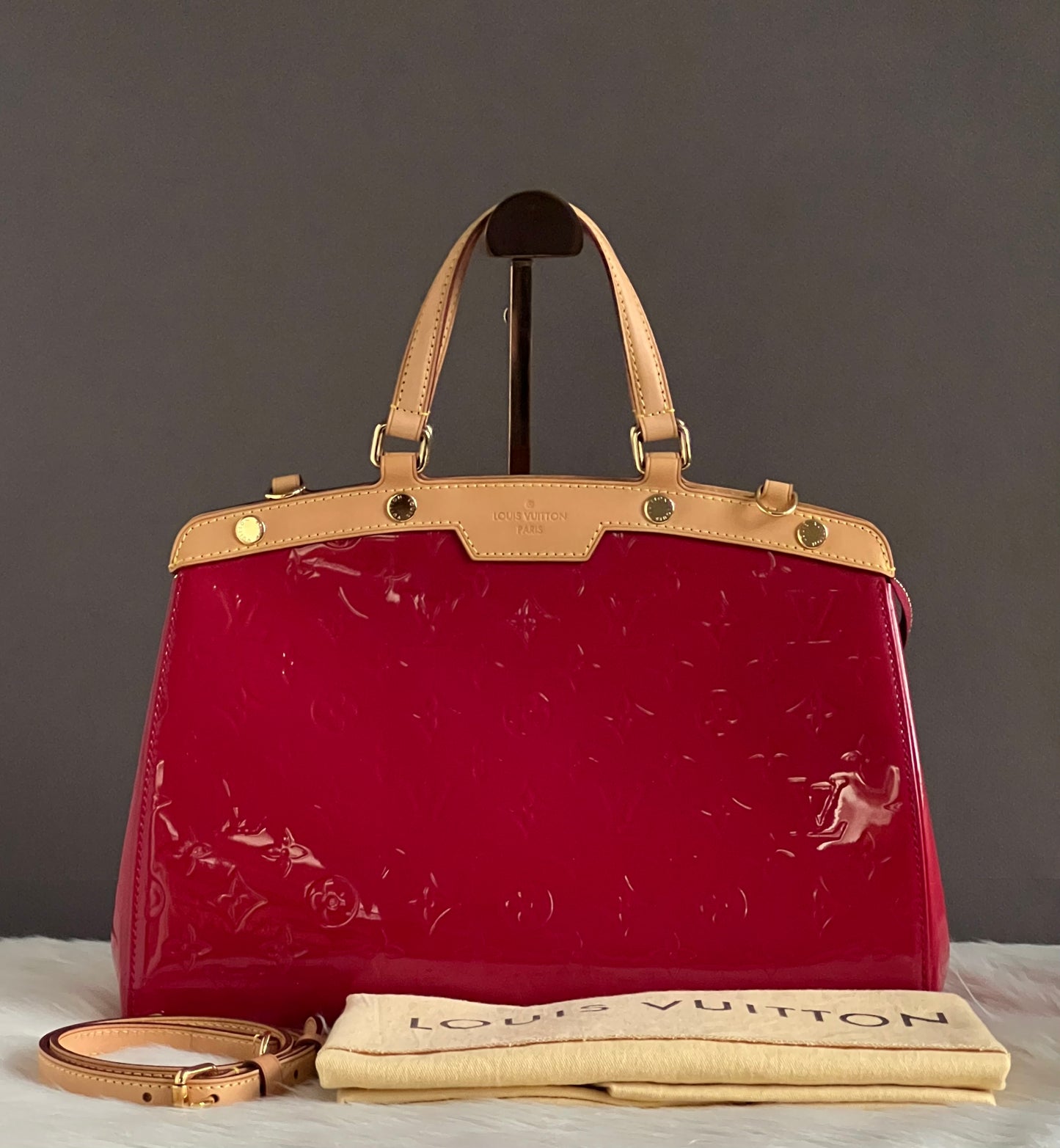 Louis Vuitton Brea MM in Vernis Leather