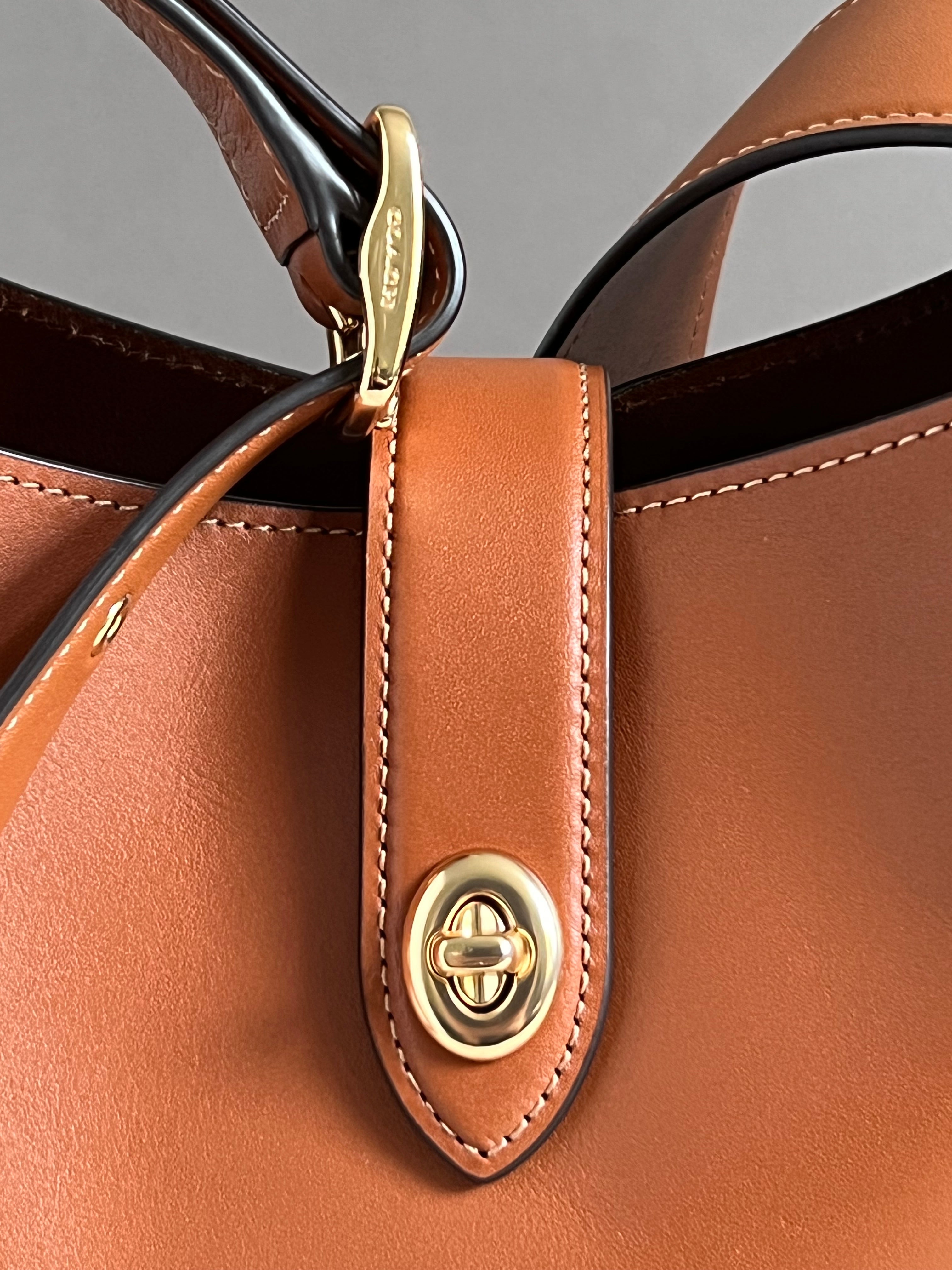 Coach Hadley Convertible Crossbody – Club de Mode
