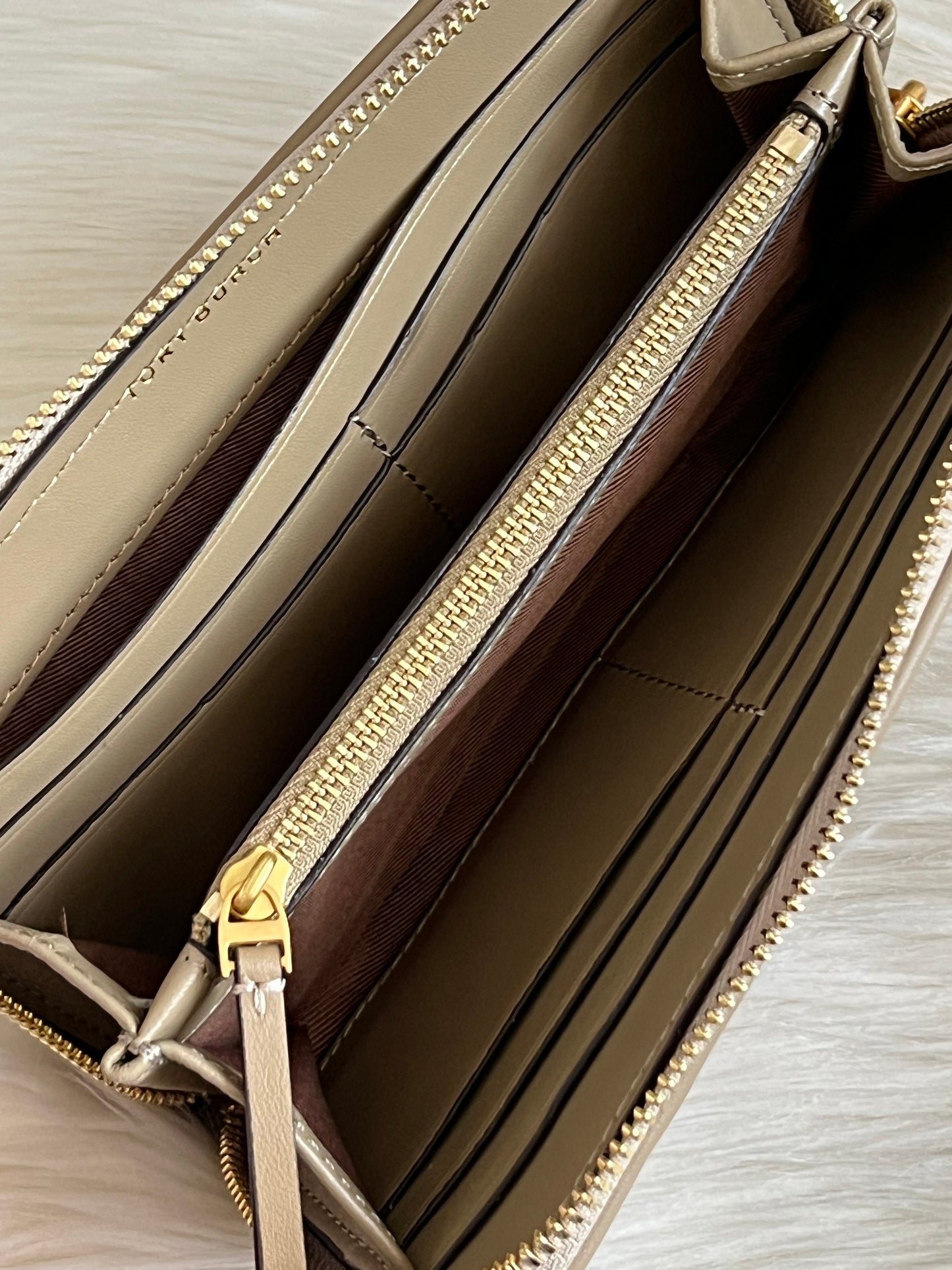 Tory Burch Fleming Soft Zip Continental Wallet