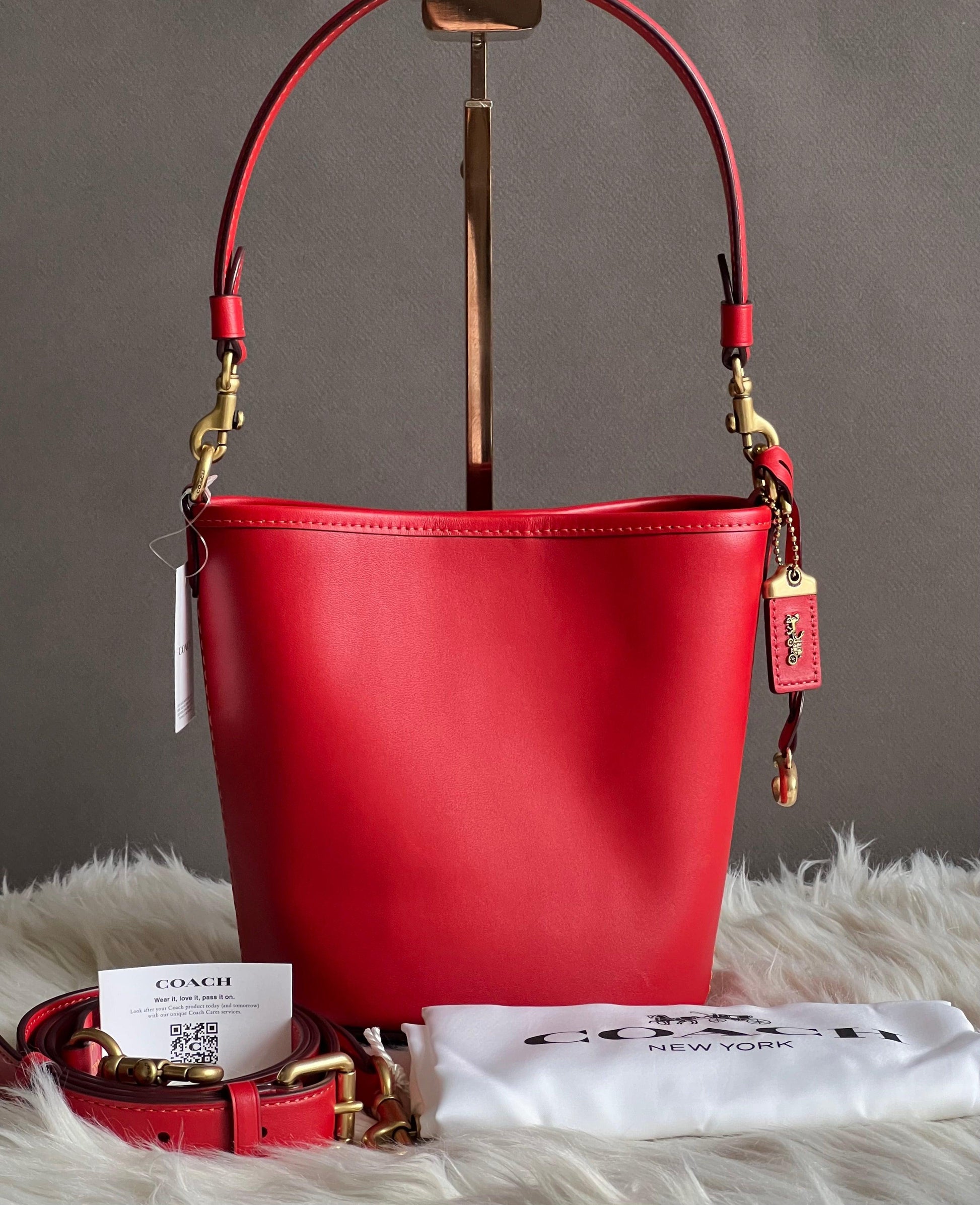 coach bucket backpack Coach Dakota Bucket Bag 16 – Club de Mode