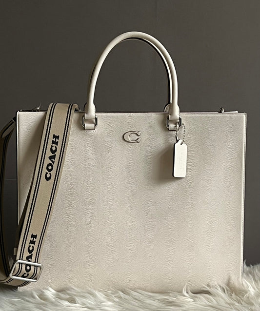 Coach Field Tote 40 with Signature Canvas Detail