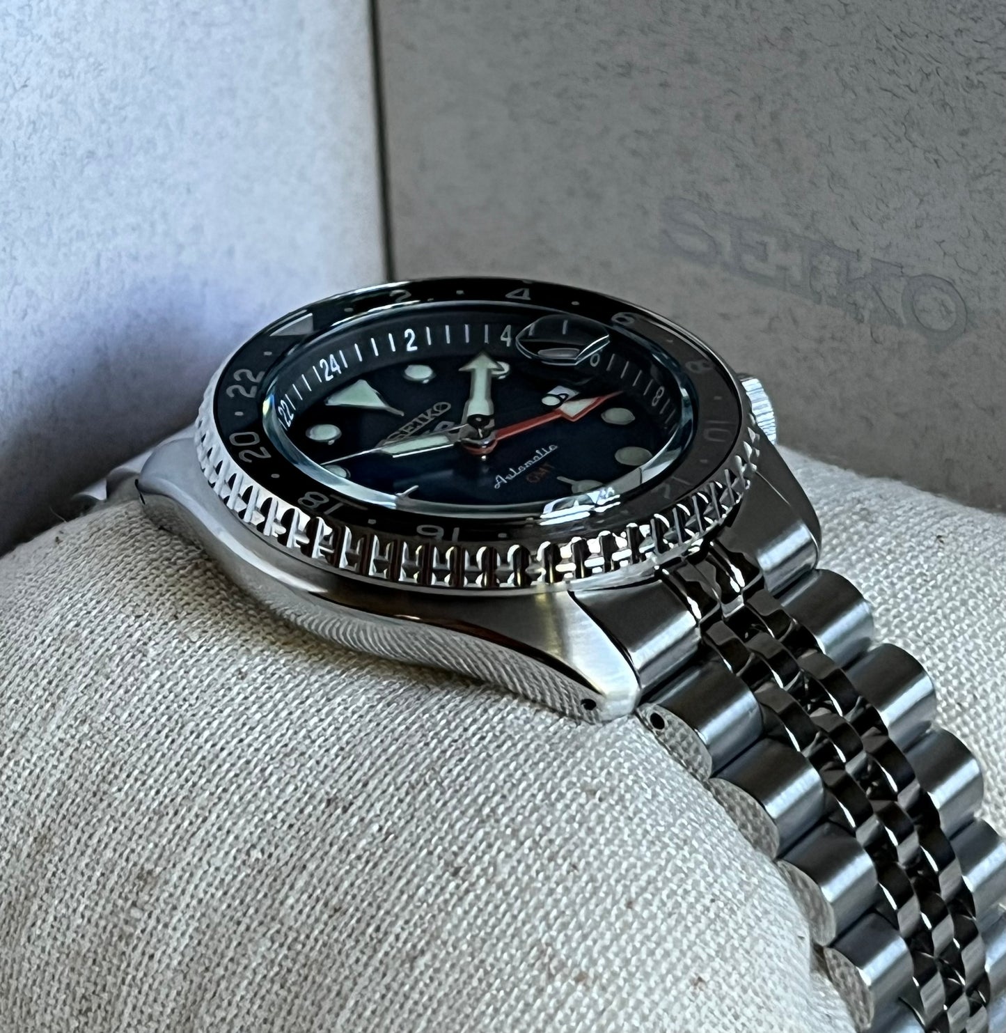 SSK045K1 - Seiko Men’s 5 Sports Racer’s Heritage Velocity Blue Automatic GMT Watch
