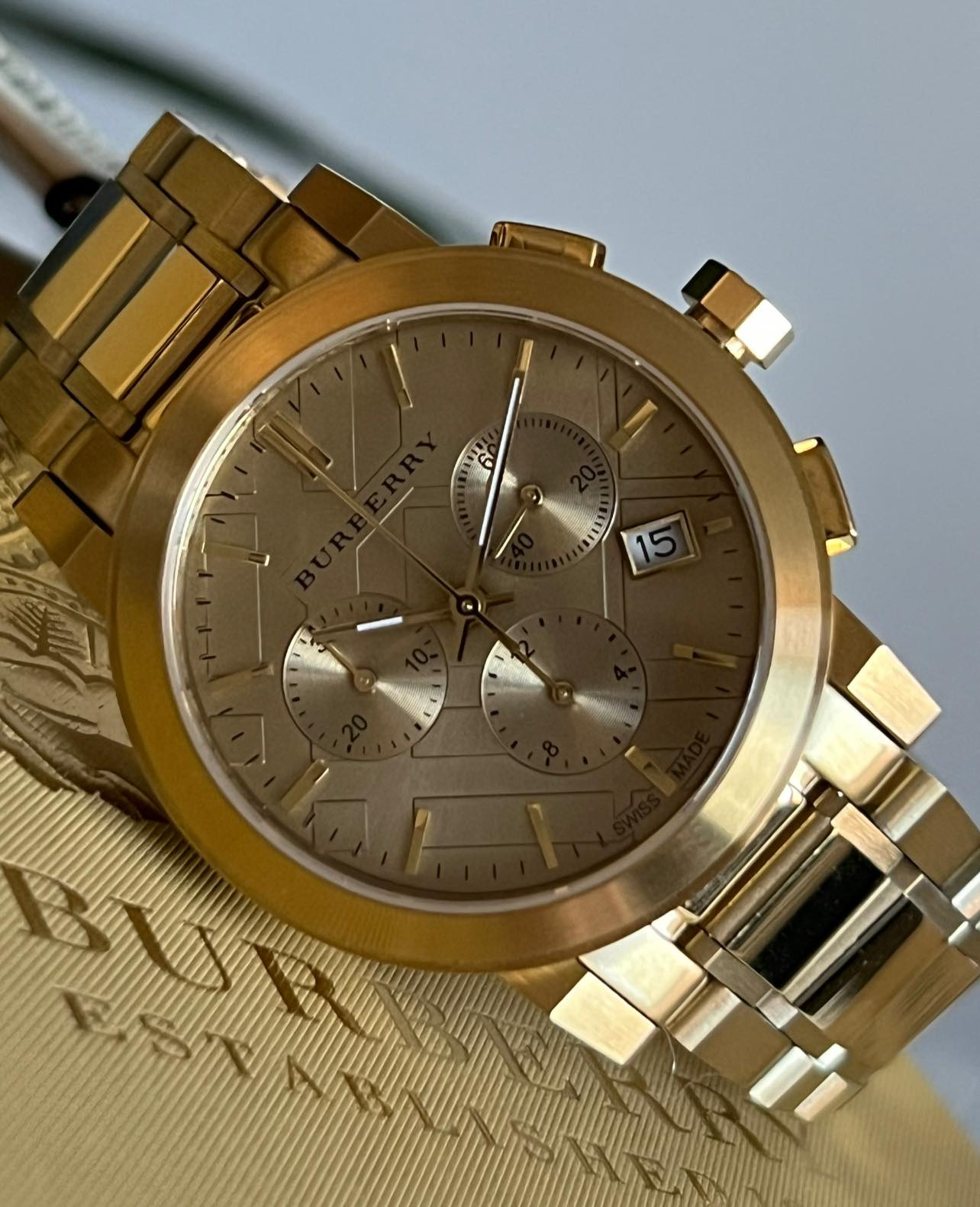 Burberry Unisex The City Gold Stainless Steel Watch – Club de Mode