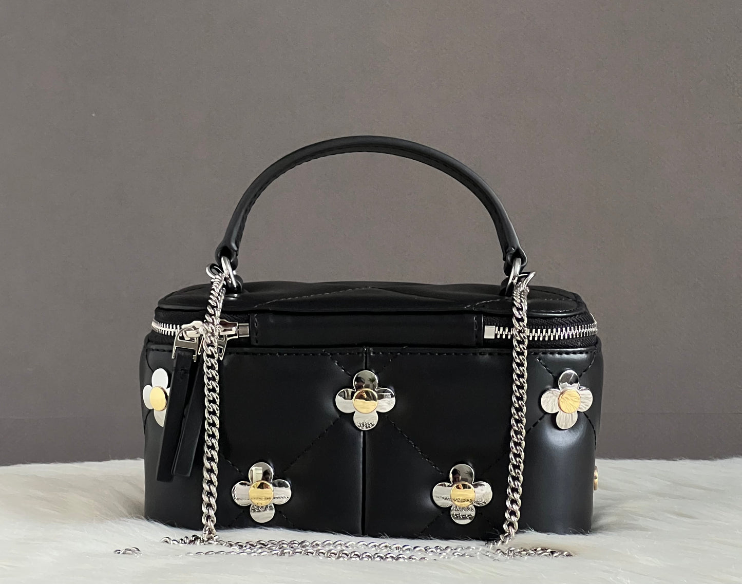 Tory Burch Kira Diamond Quilt Clover Vanity Case