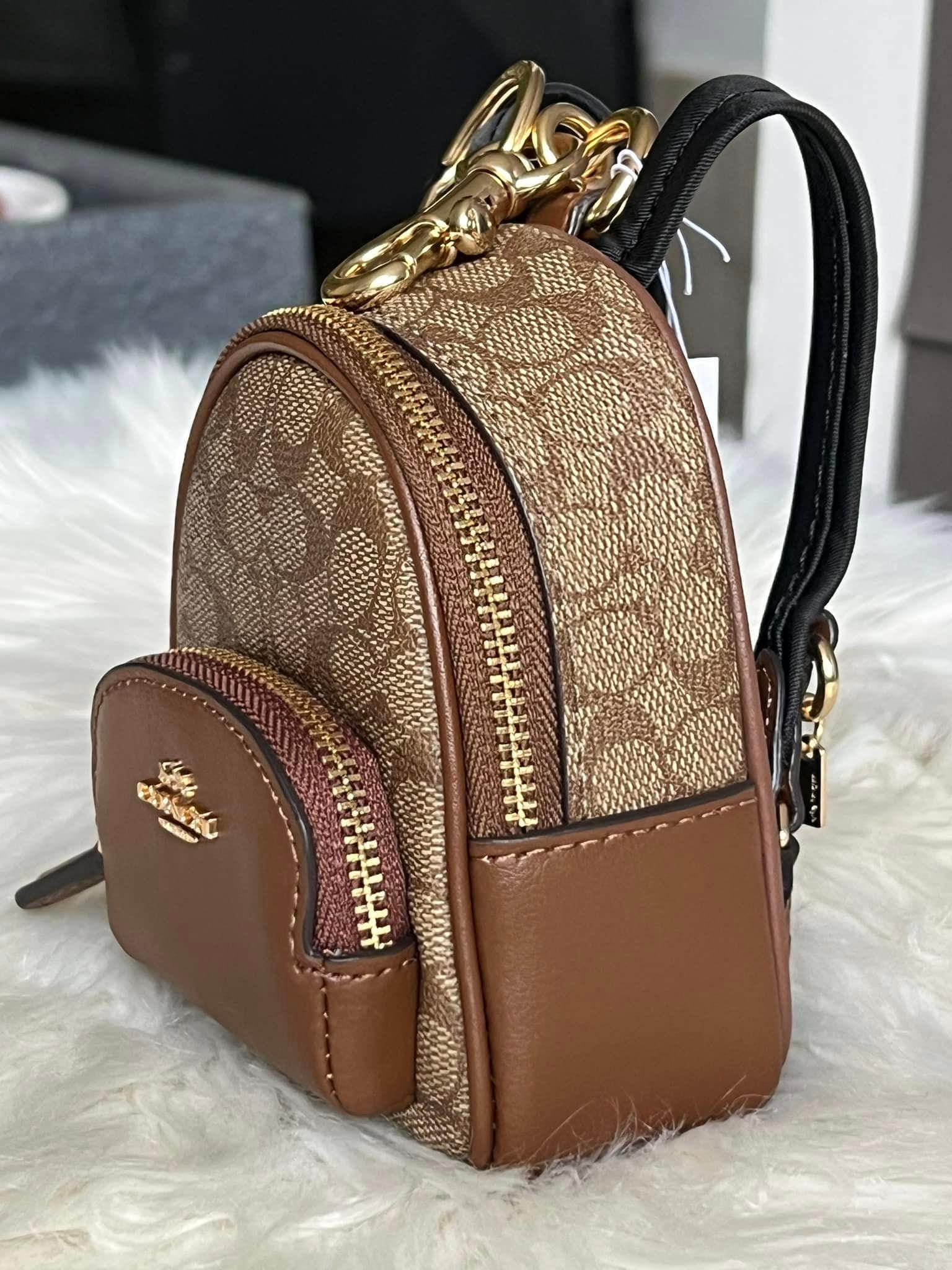 coach andi backpack in colorblock Coach Mini Court Backpack Bag Charm in Signature Canvas – Club de Mode
