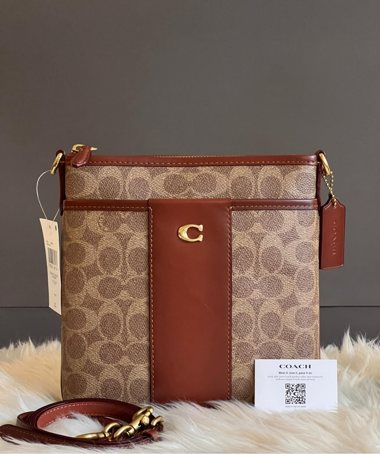 Colorblock Signature Coach Kitt Messenger Crossbody Purse Coach