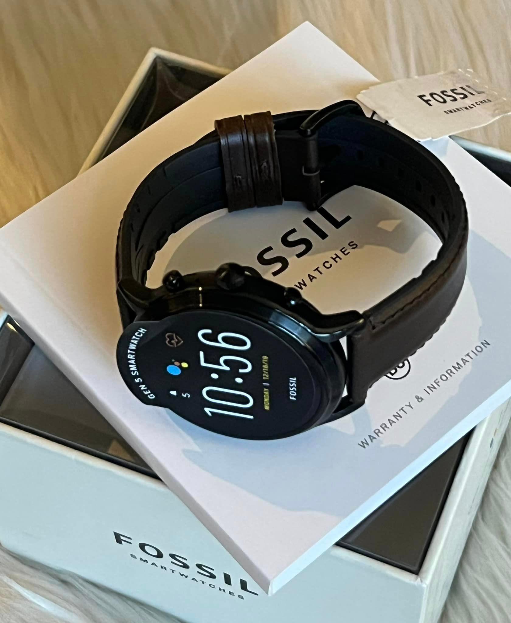 Leather Fossil Carlyle Hr Gen Fossil Gen The Carlyle HR Smartwatch