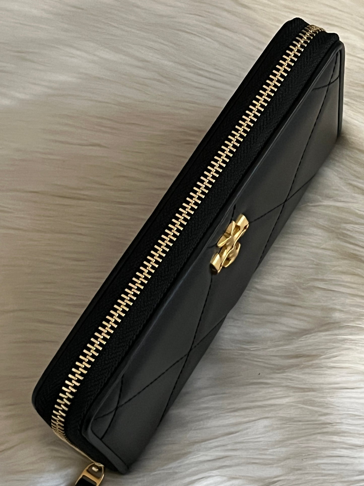 Tory Burch Kira Diamond Quilted Zip Continental Wallet