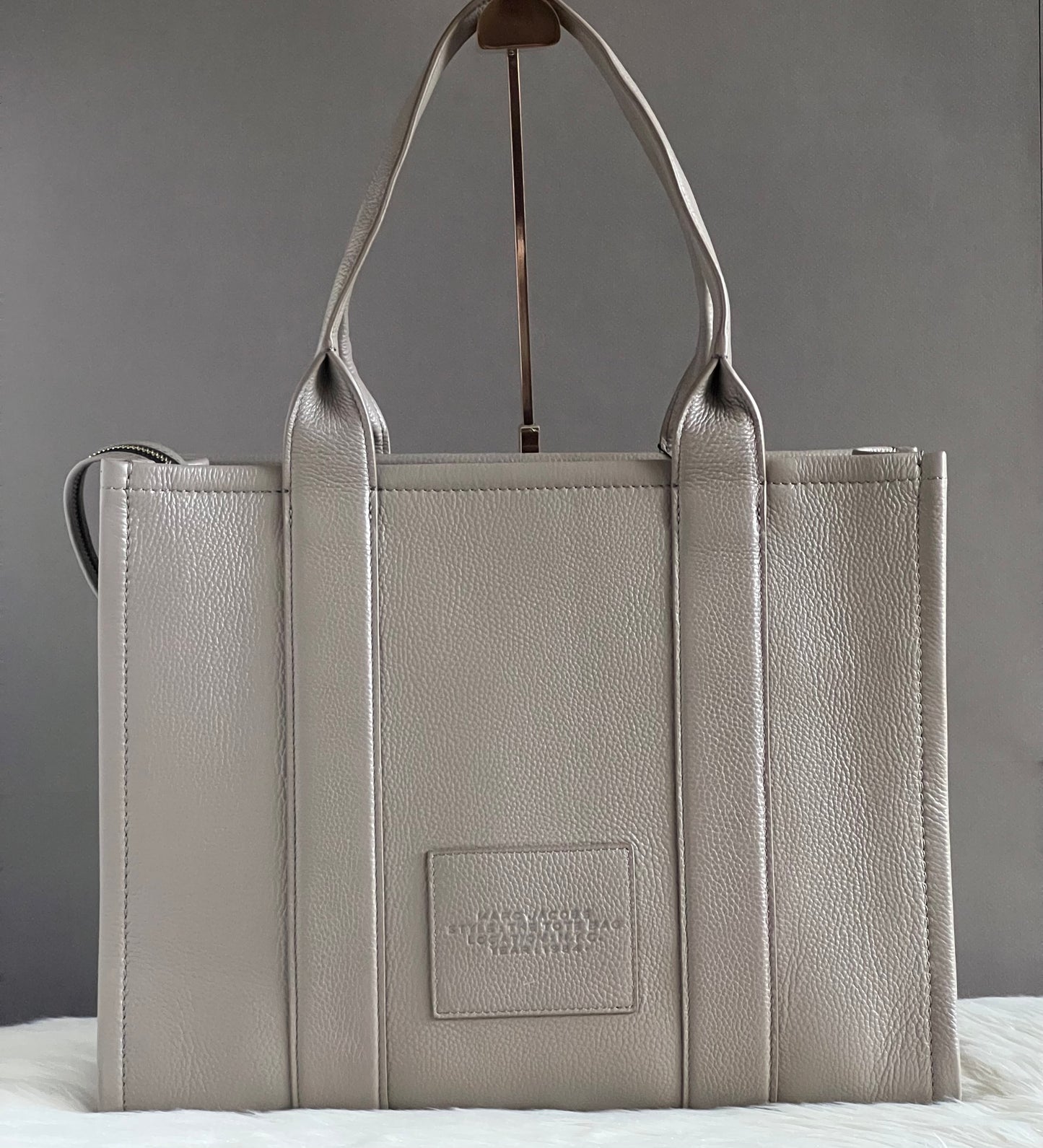 Marc Jacobs The Leather Large Tote Bag