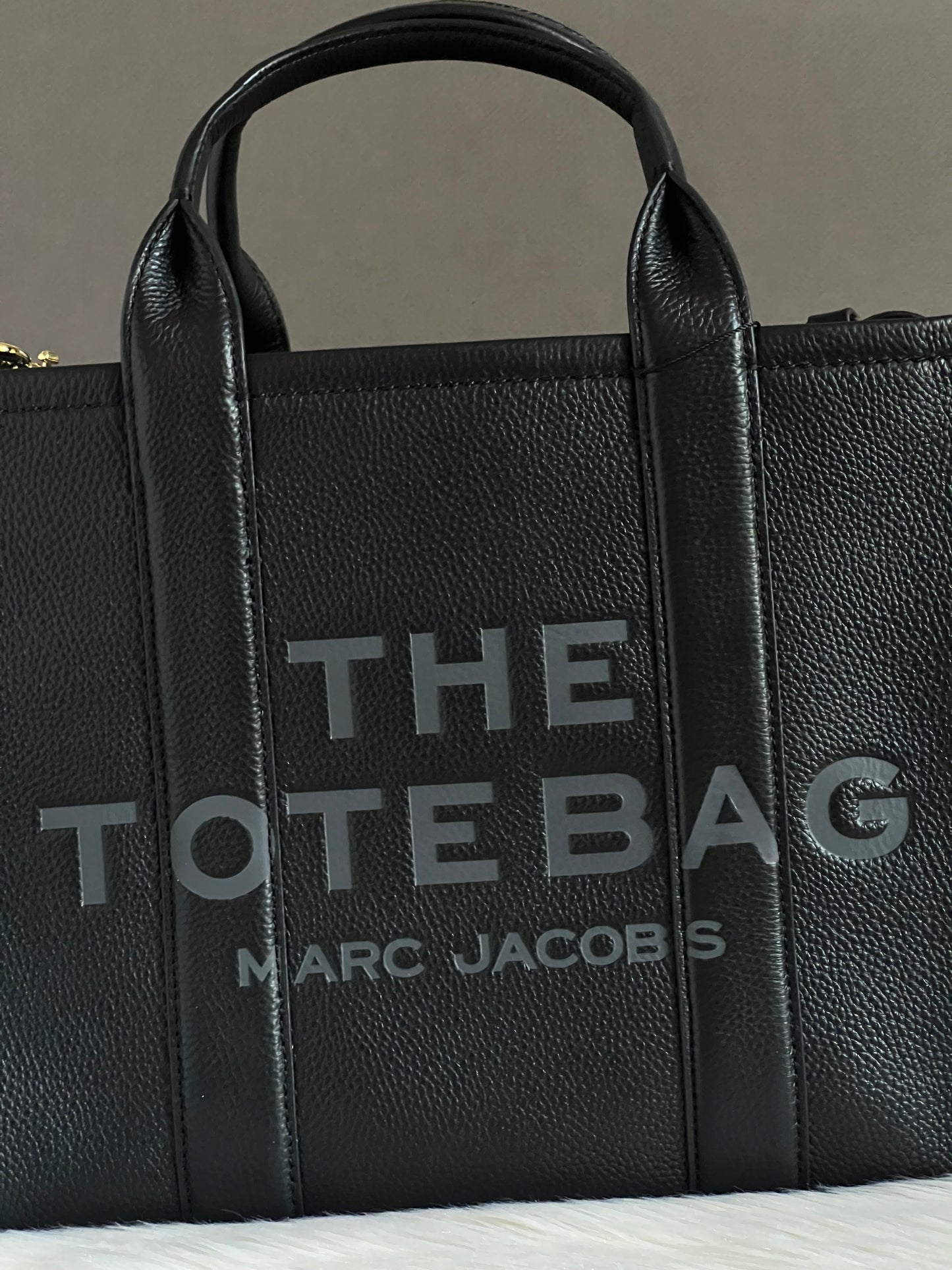 Marc Jacobs The Leather Medium Tote Bag