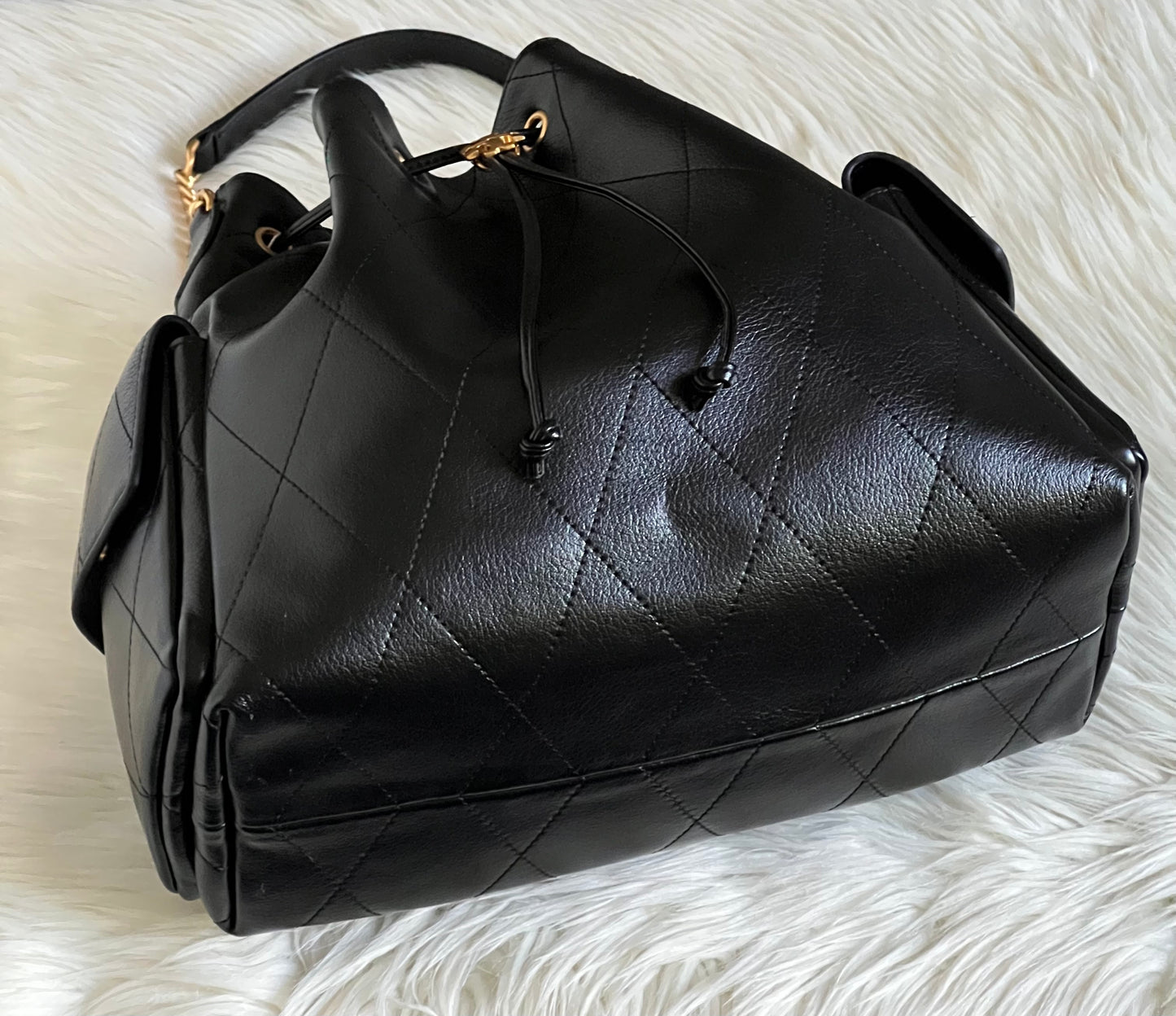 Tory Burch Charlie Large Quilted Drawstring Shoulder Bag