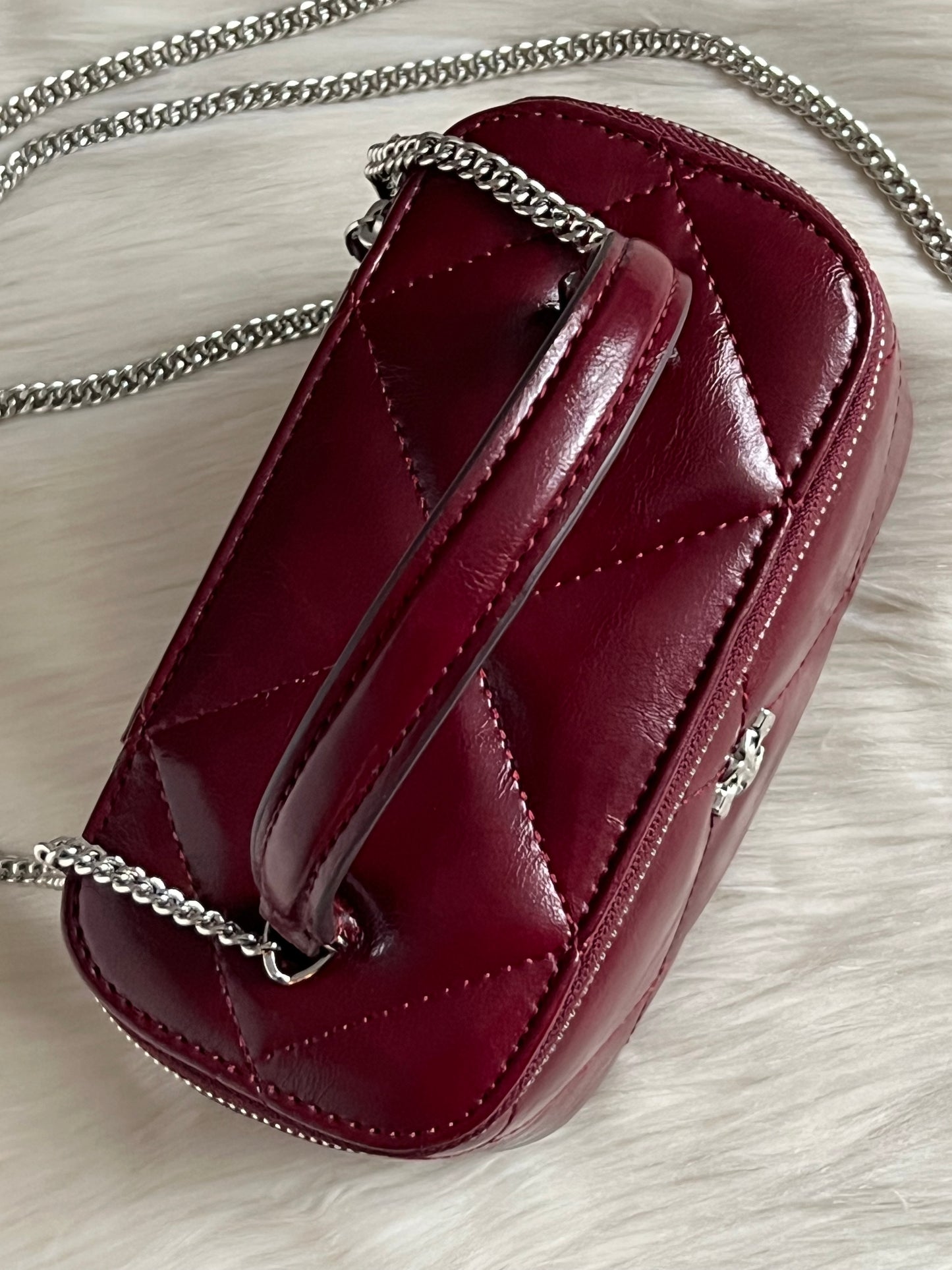 Tory Burch Kira Diamond Quilt Distressed Vanity Case