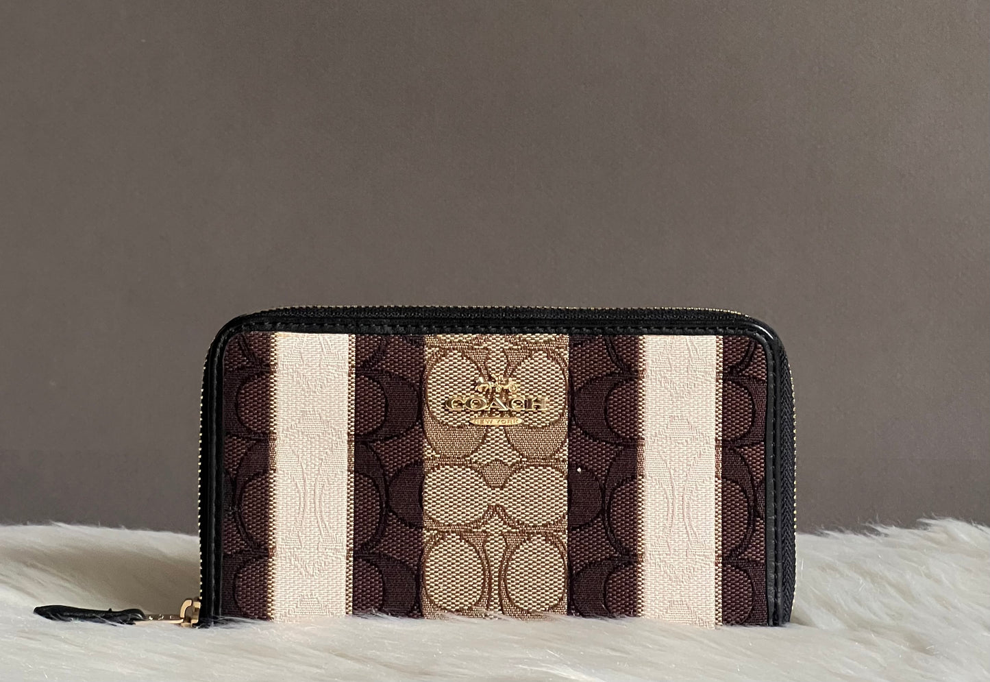 Coach Medium Id Zip Wallet In Signature Jacquard With Stripes