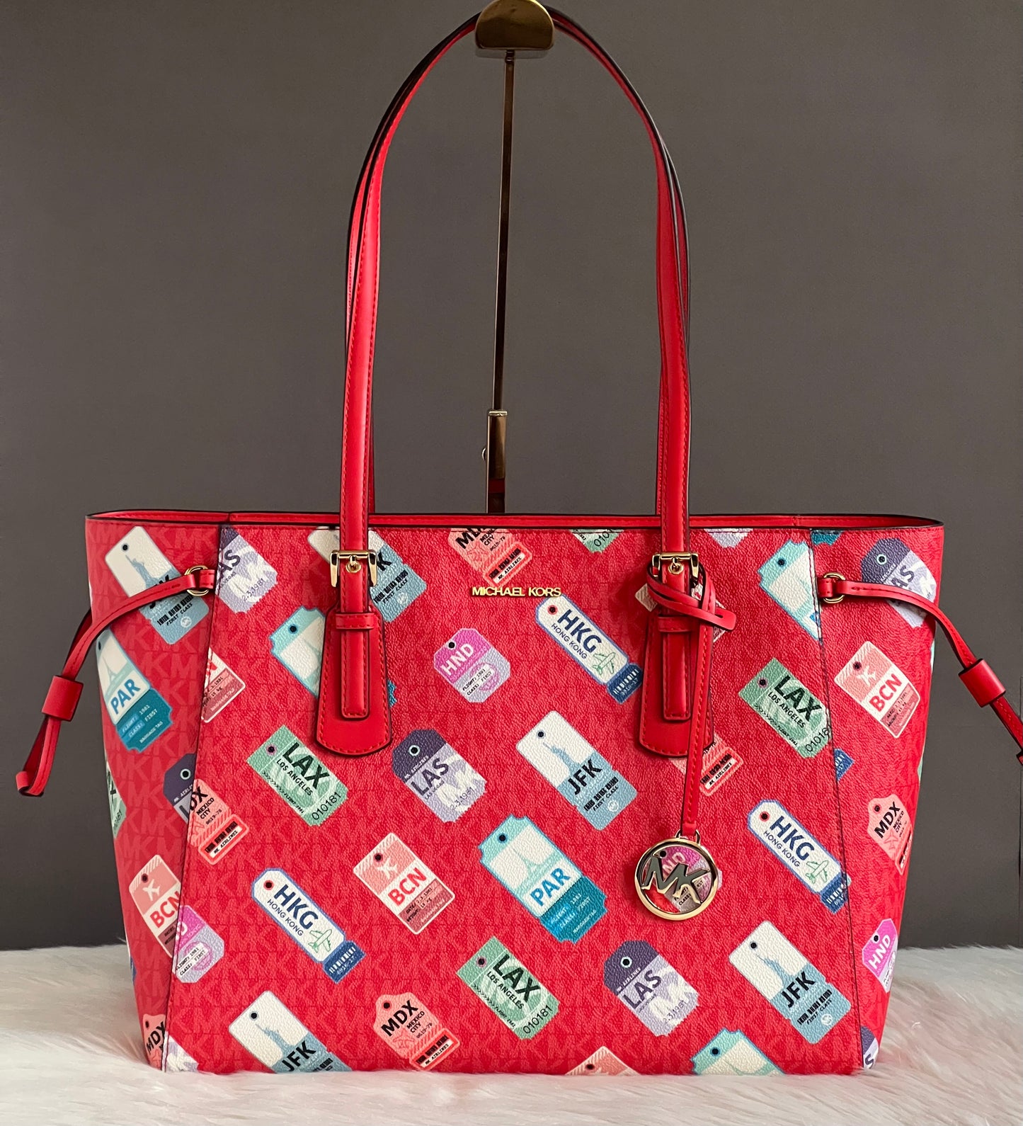 Michael Kors Voyager Large Printed Signature Logo Tote Bag