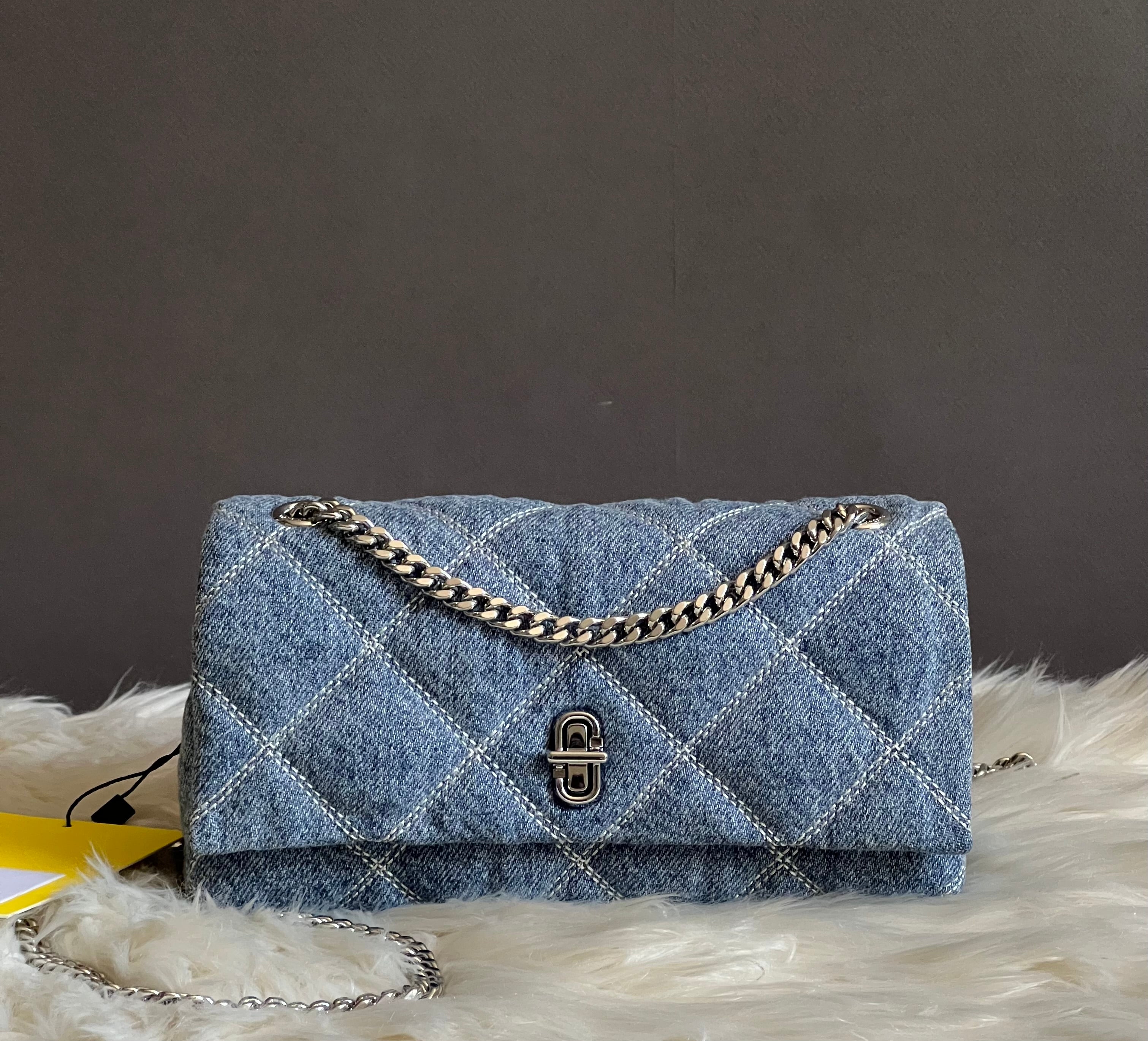 Marc Jacobs The Quilted Small Dual Chain Crossbody Bag – Club de Mode