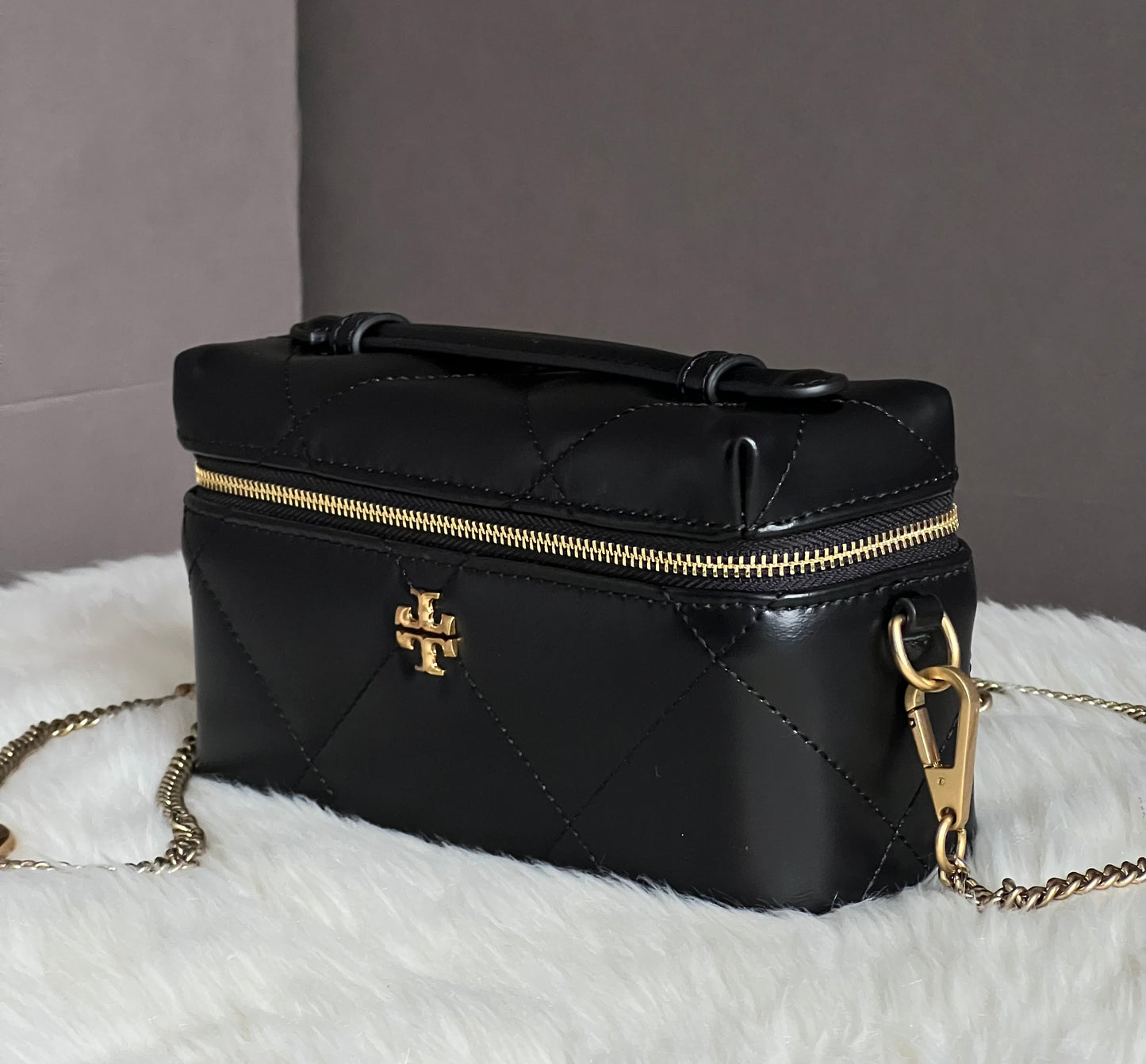 Tory Burch Kira Diamond Quilt Charm East-West Vanity Case