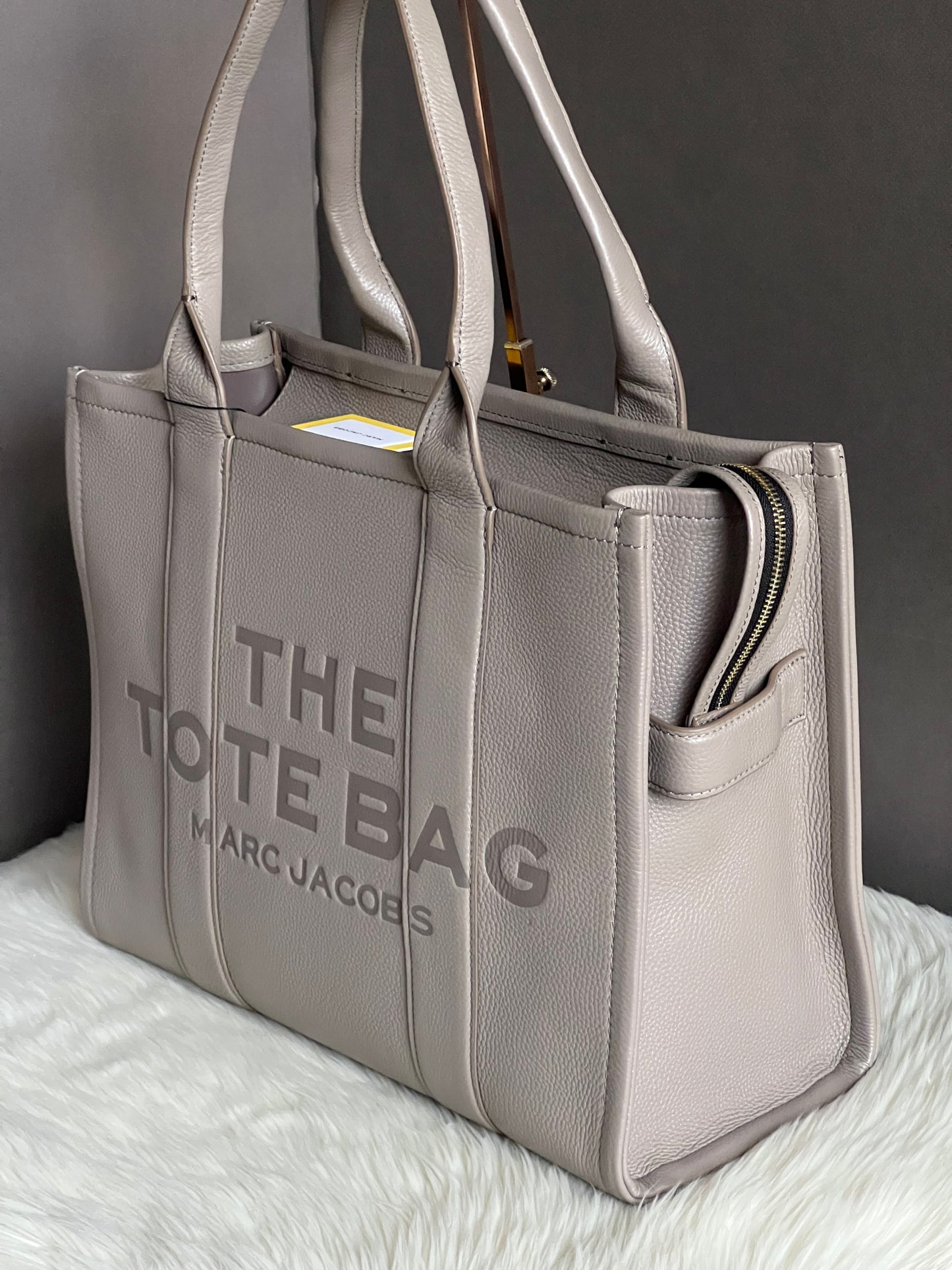 Marc Jacobs The Leather Large Tote Bag