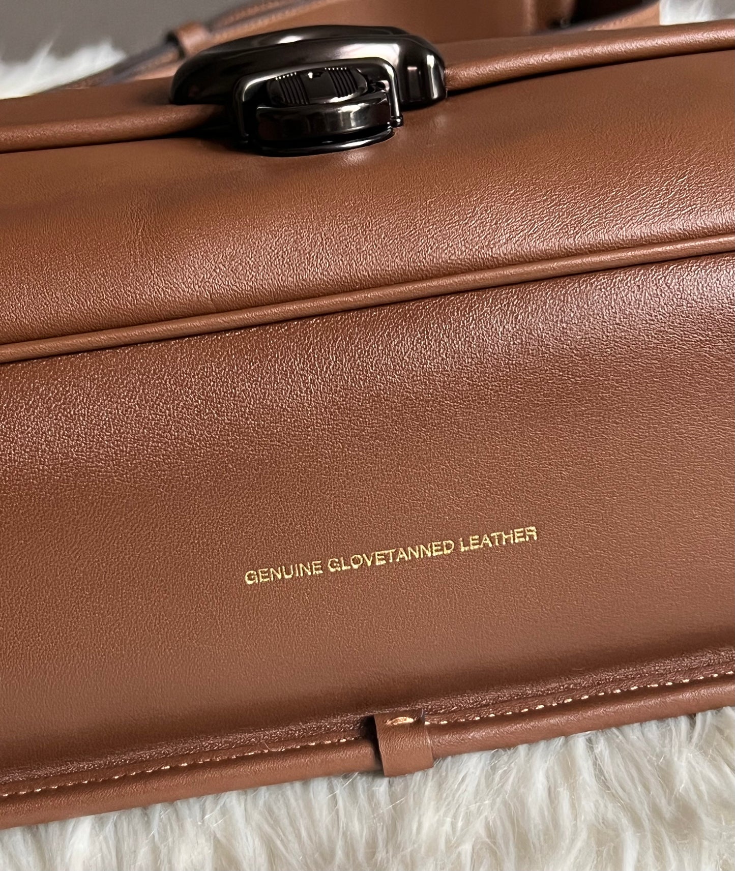 Coach Studio Messenger