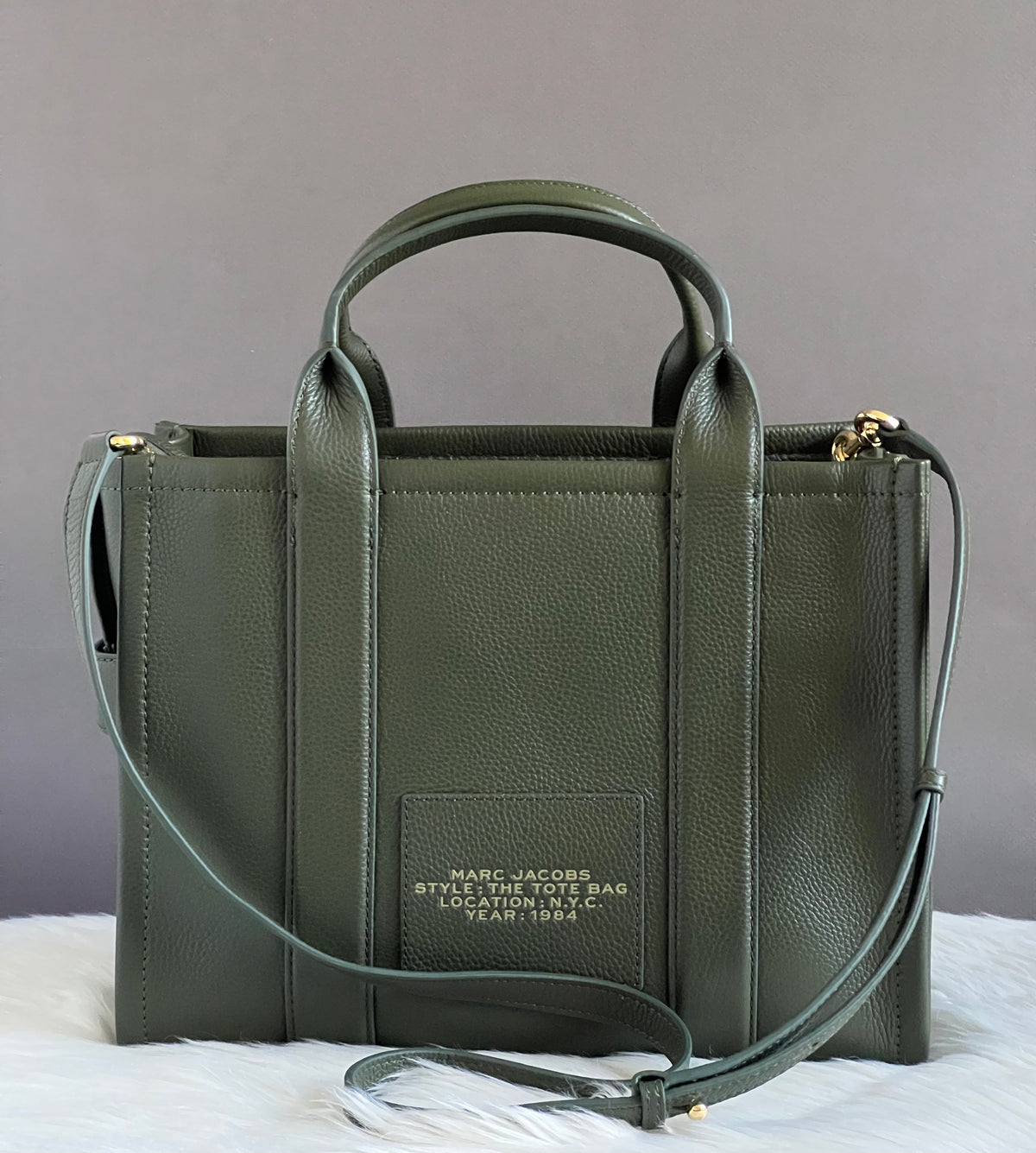 Marc Jacobs The Leather Medium Tote Bag