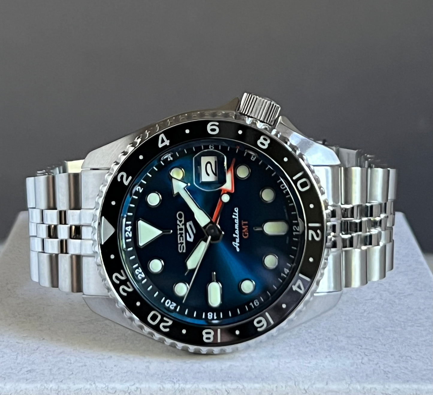 SSK045K1 - Seiko Men’s 5 Sports Racer’s Heritage Velocity Blue Automatic GMT Watch