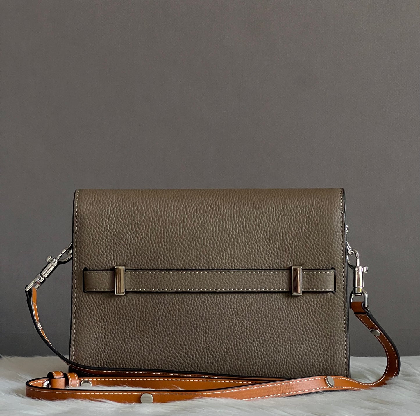 Tory Burch Lee Radziwill Pebbled Shoulder Bag