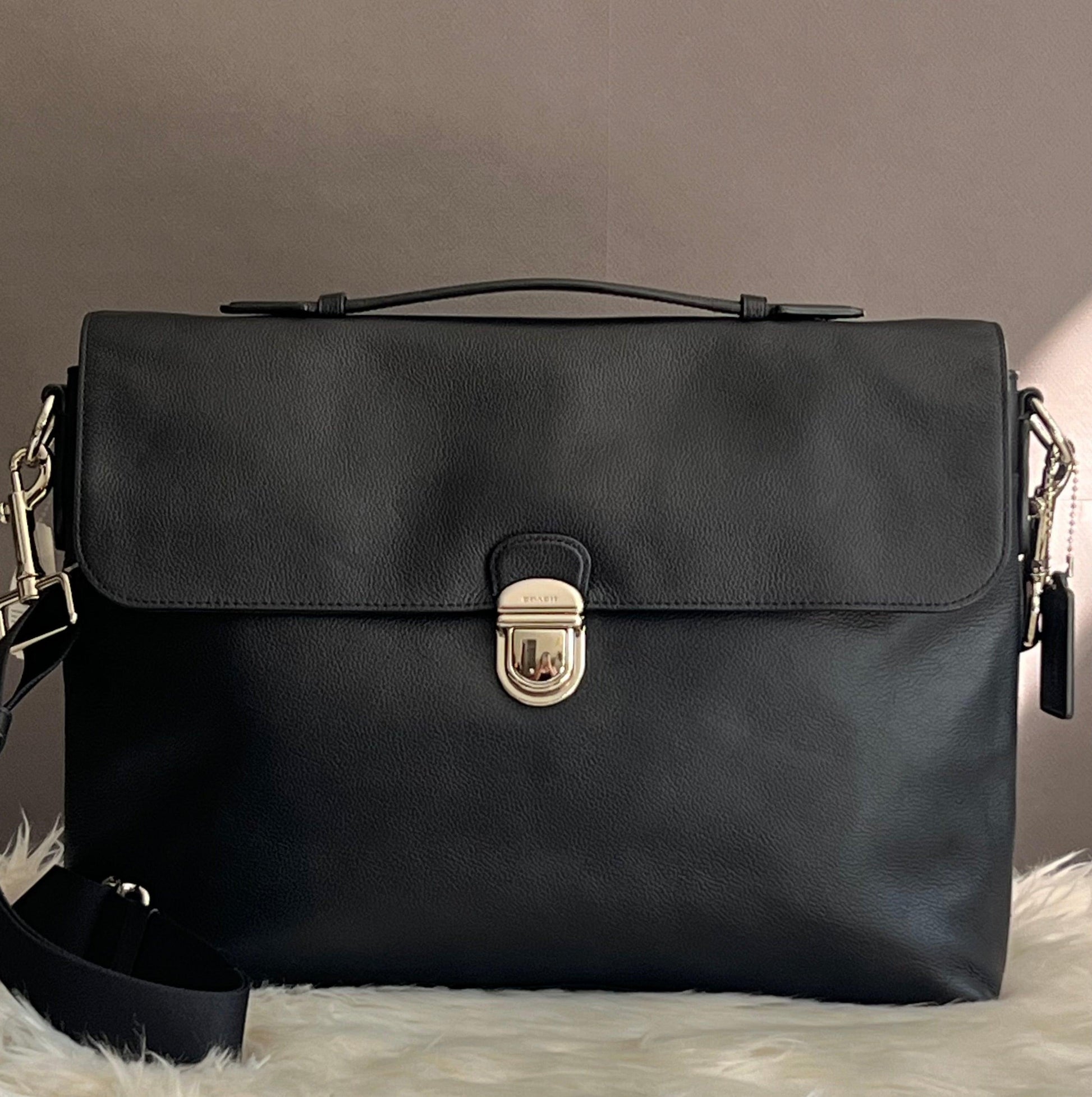 Coach Beckett Flap Brief – Club de Mode