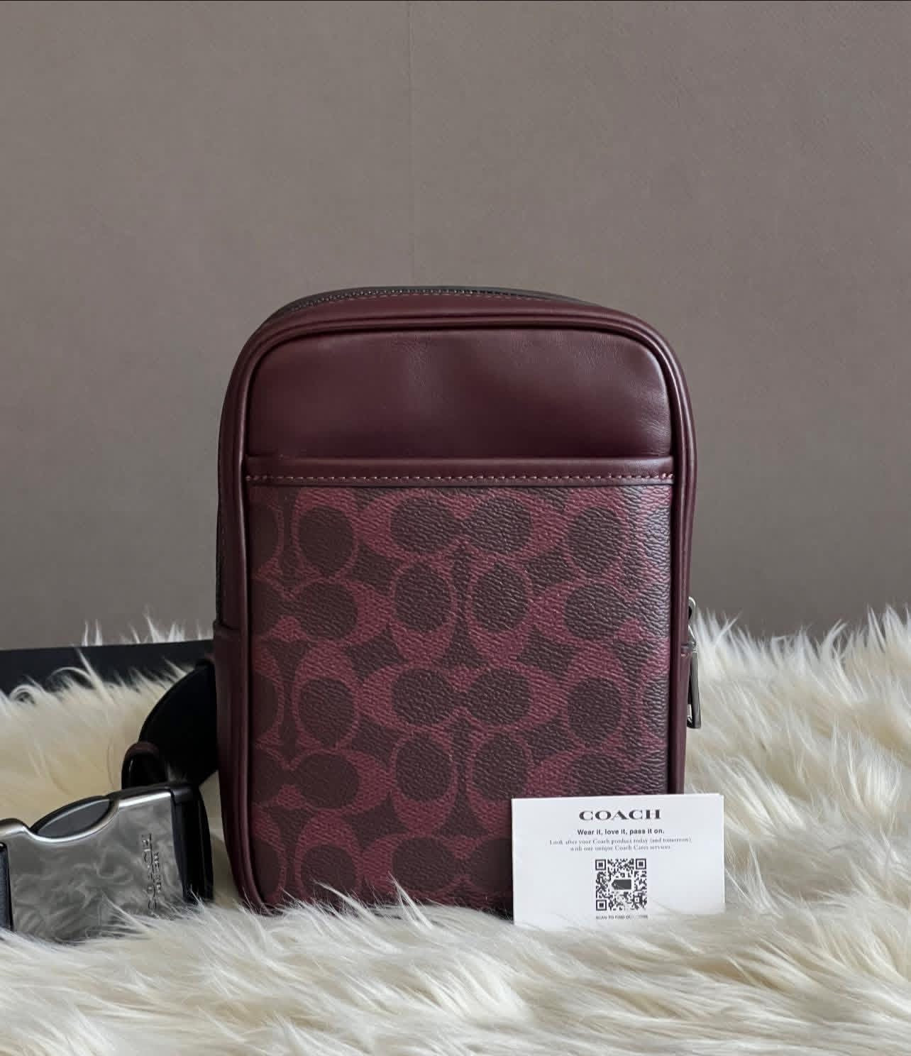 Coach Small Turner Pack In Signature Canvas