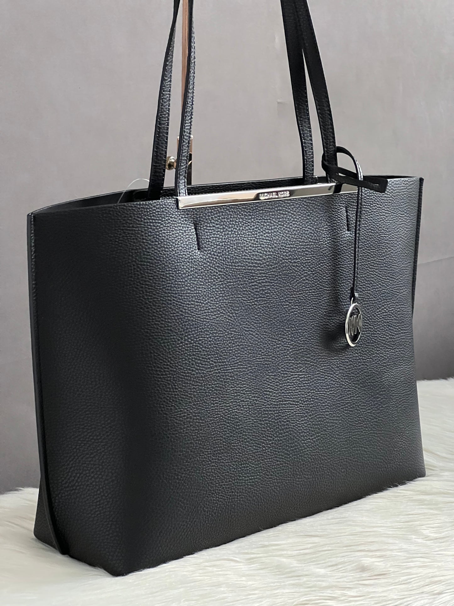 Michael Kors Evelyn Large Tote Bag
