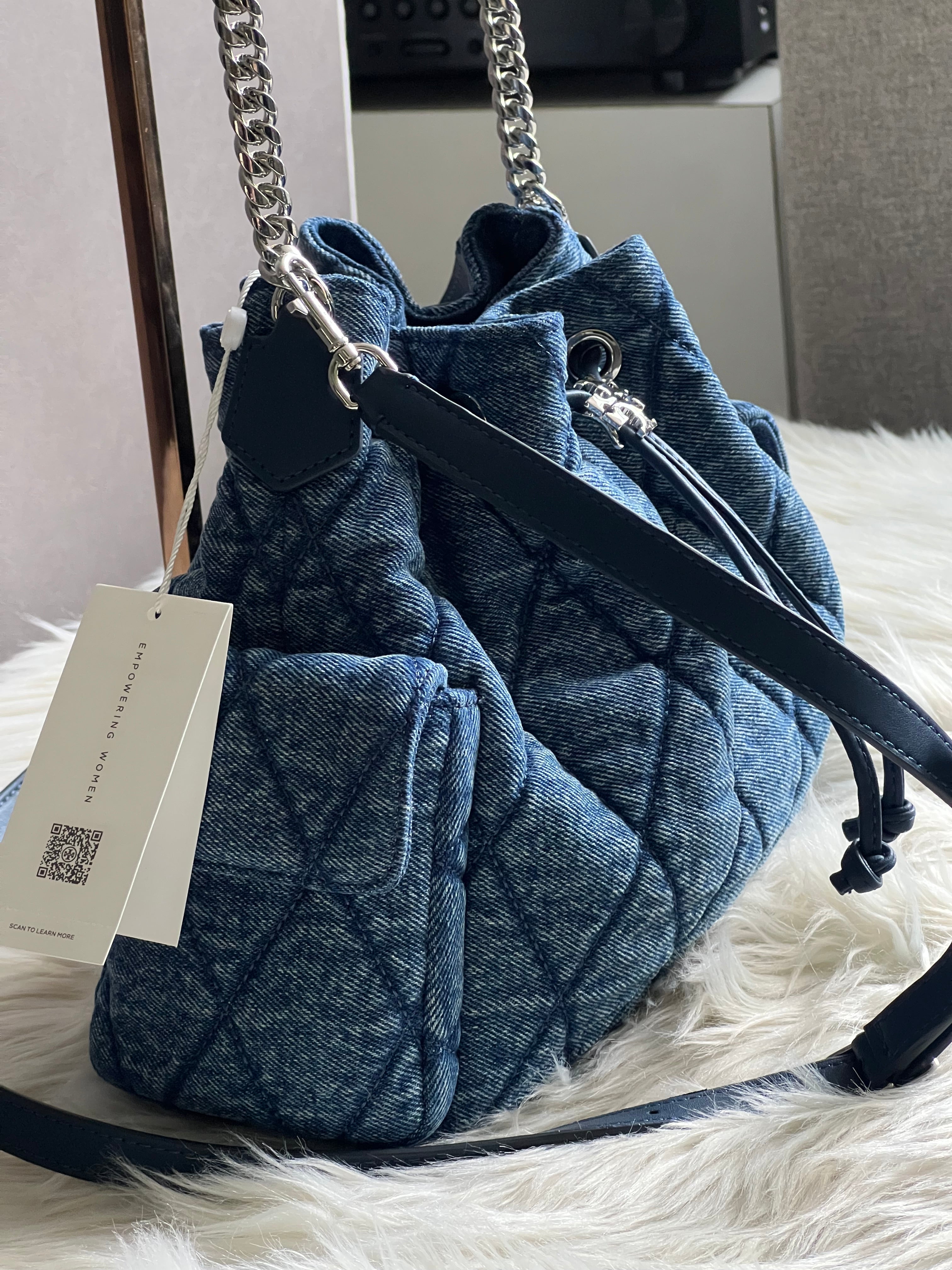 Tory Burch Charlie Quilted Denim Drawstring Shoulder Bag – Club de