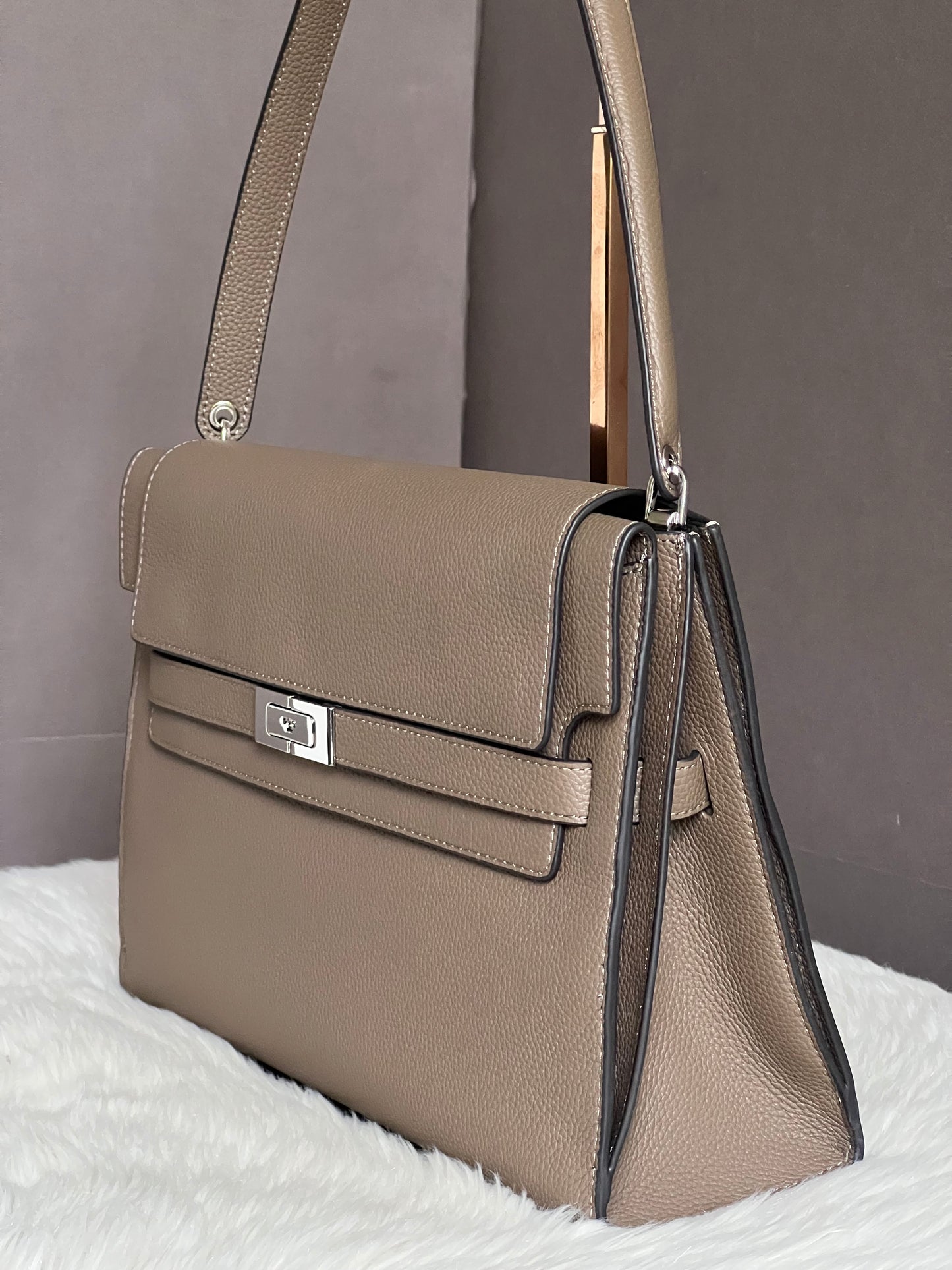 Tory Burch Large Lee Radziwill Shoulder Bag