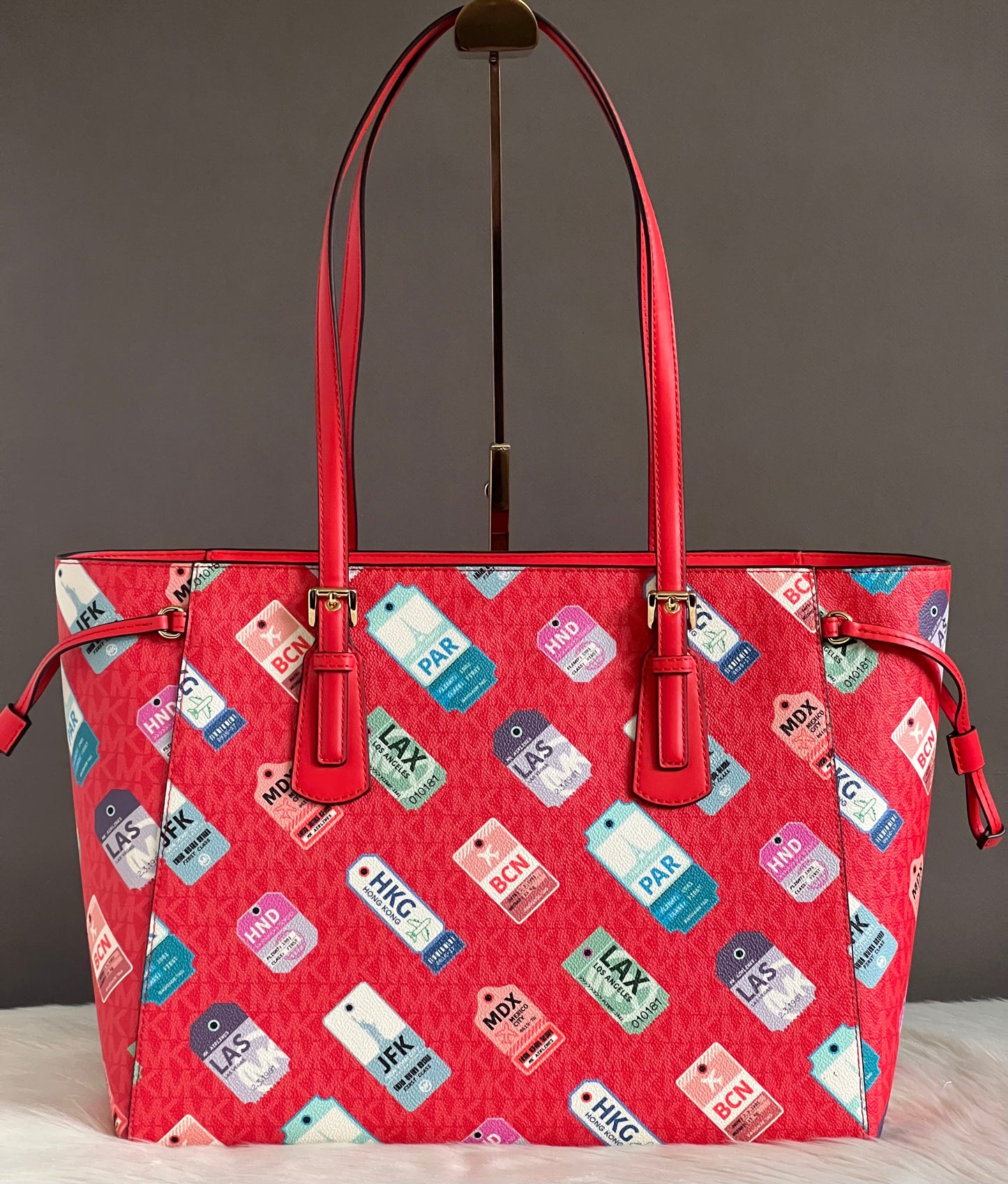 Michael Kors Voyager Large Printed Signature Logo Tote Bag
