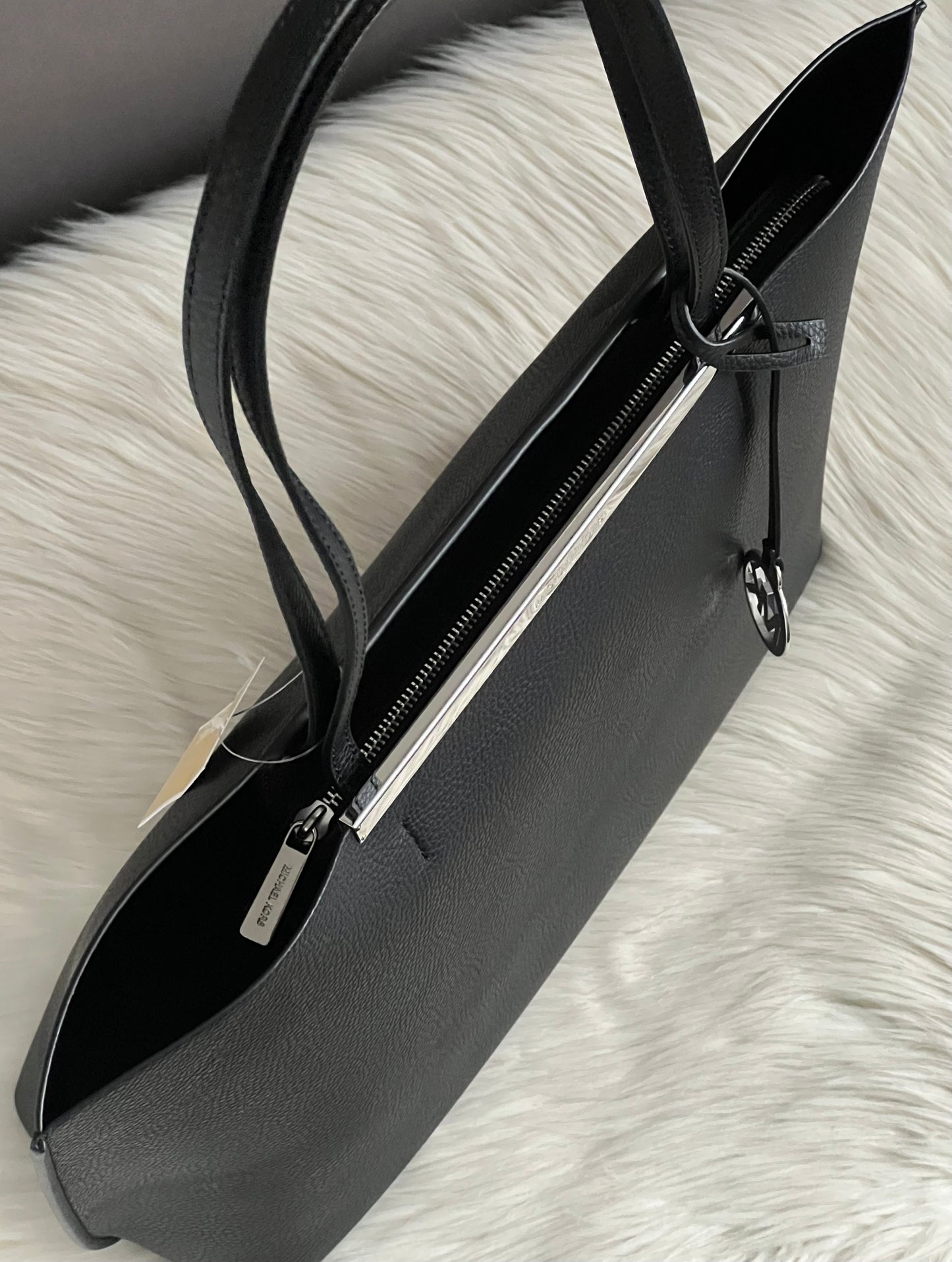 Michael Kors Evelyn Large Tote Bag