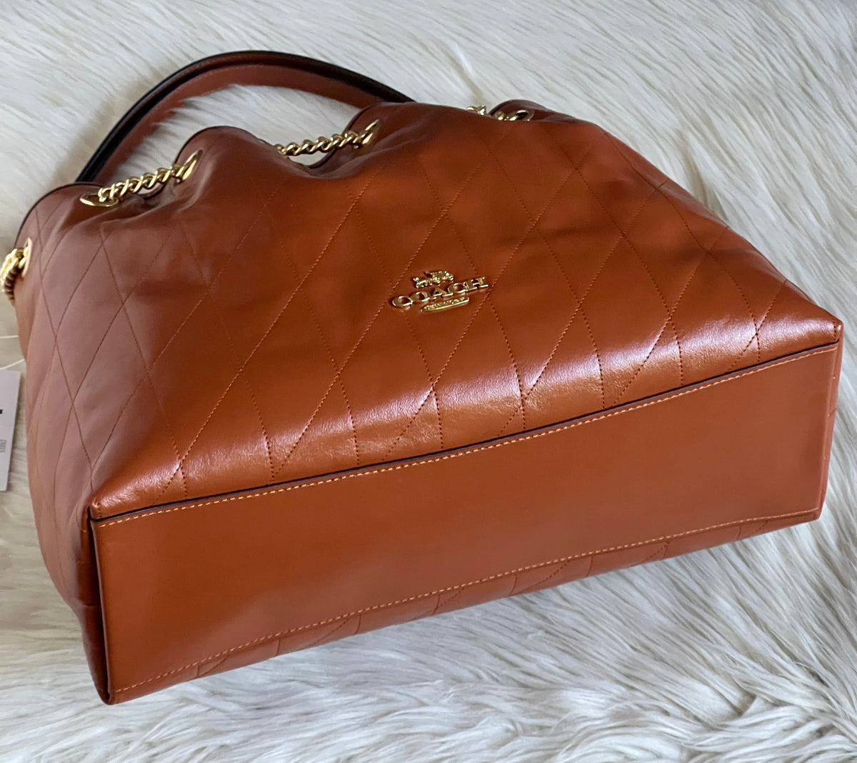 CES33 - Coach Evelyn Shoulder Bag with Quilting and Charm