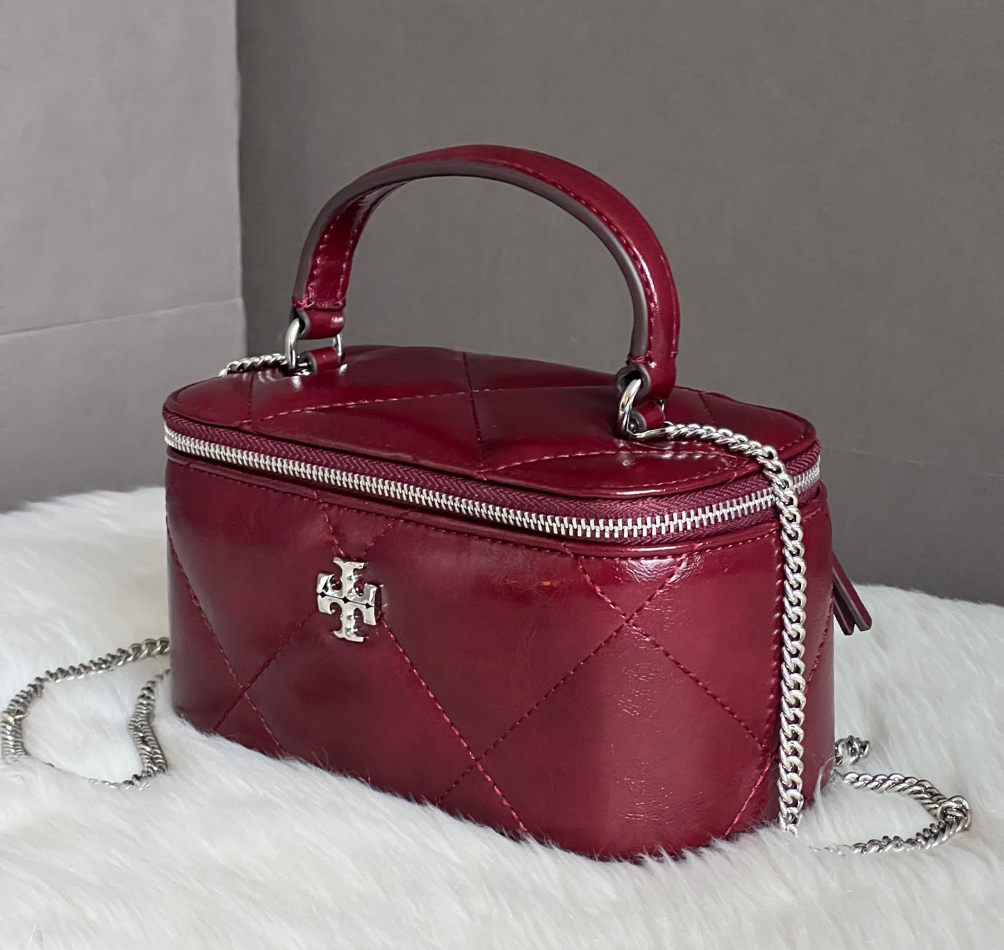 Tory Burch Kira Diamond Quilt Distressed Vanity Case