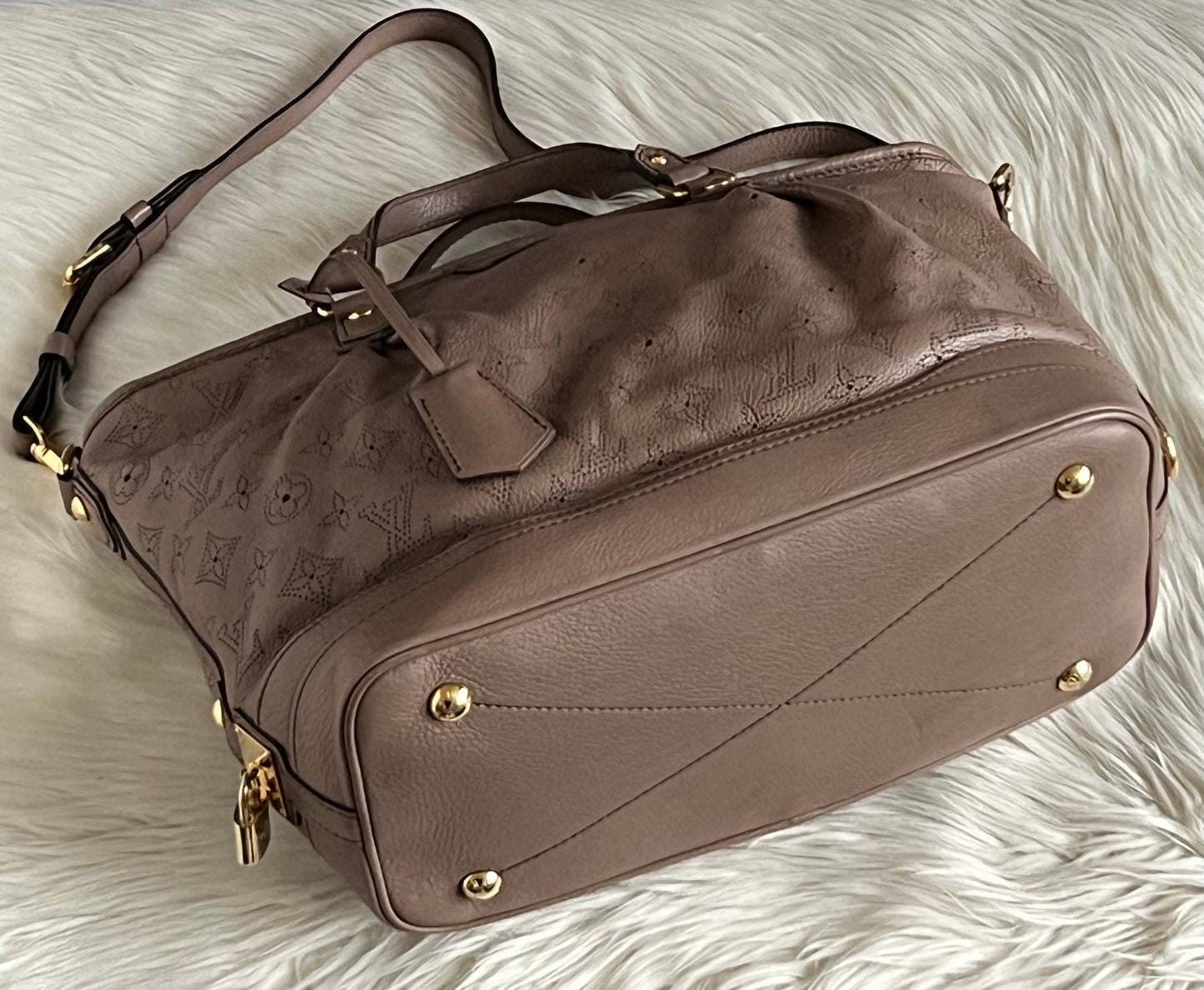 Louis Vuitton Taupe Poudre Mahina Stellar PM Bag