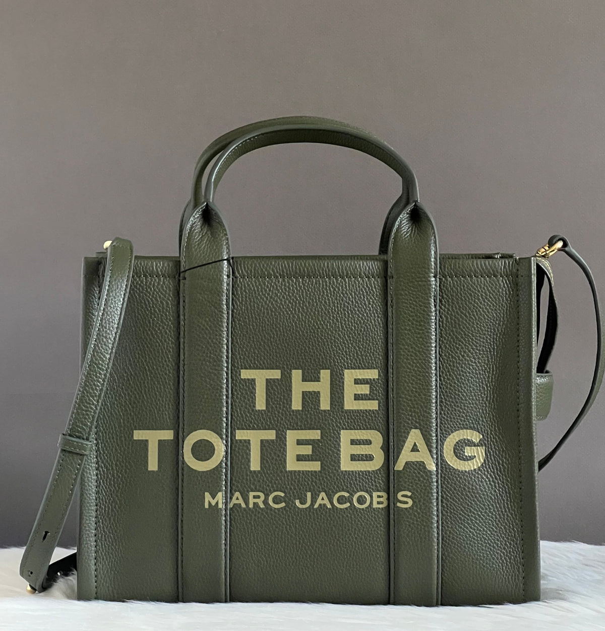 Marc Jacobs The Leather Medium Tote Bag