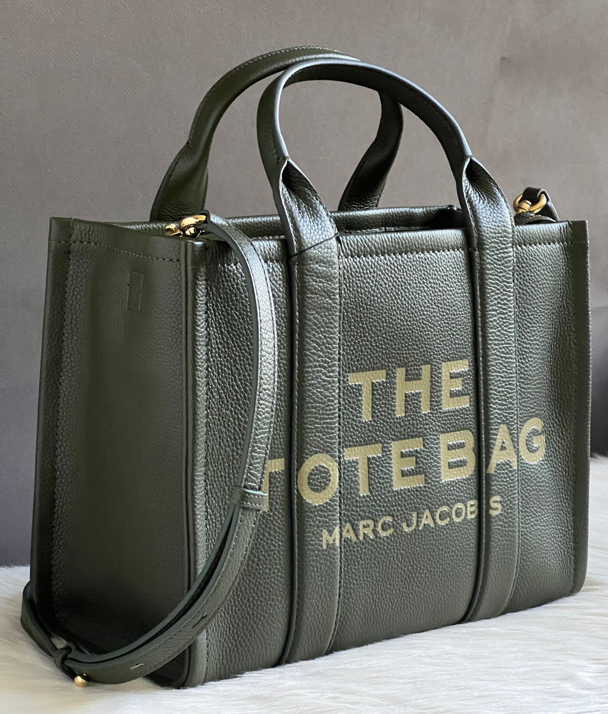 Marc Jacobs The Leather Medium Tote Bag