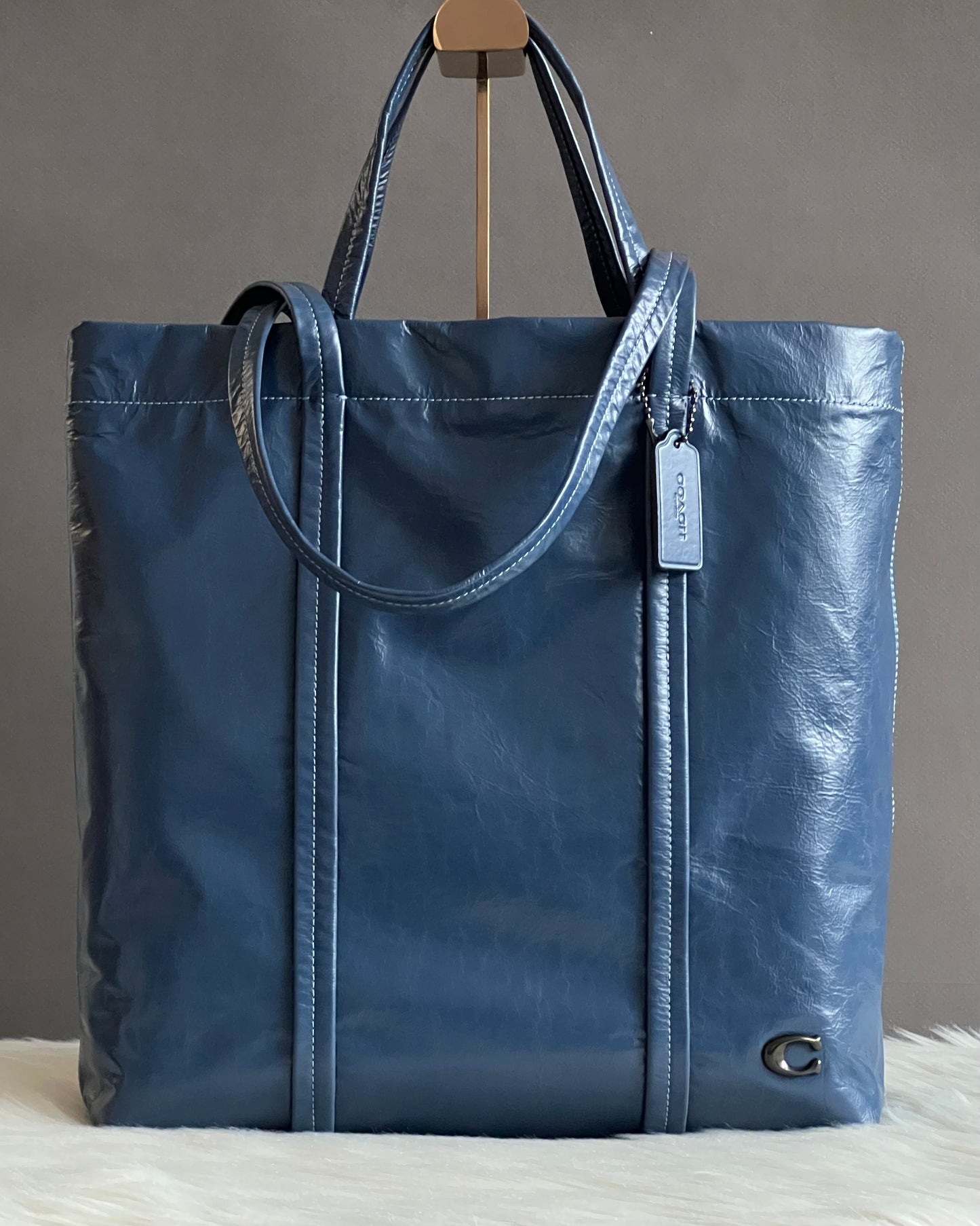 Coach Hall Tote 33