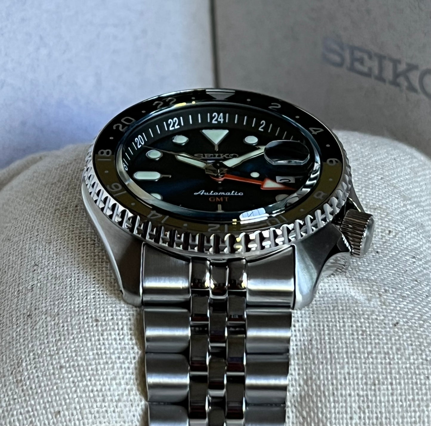 SSK045K1 - Seiko Men’s 5 Sports Racer’s Heritage Velocity Blue Automatic GMT Watch