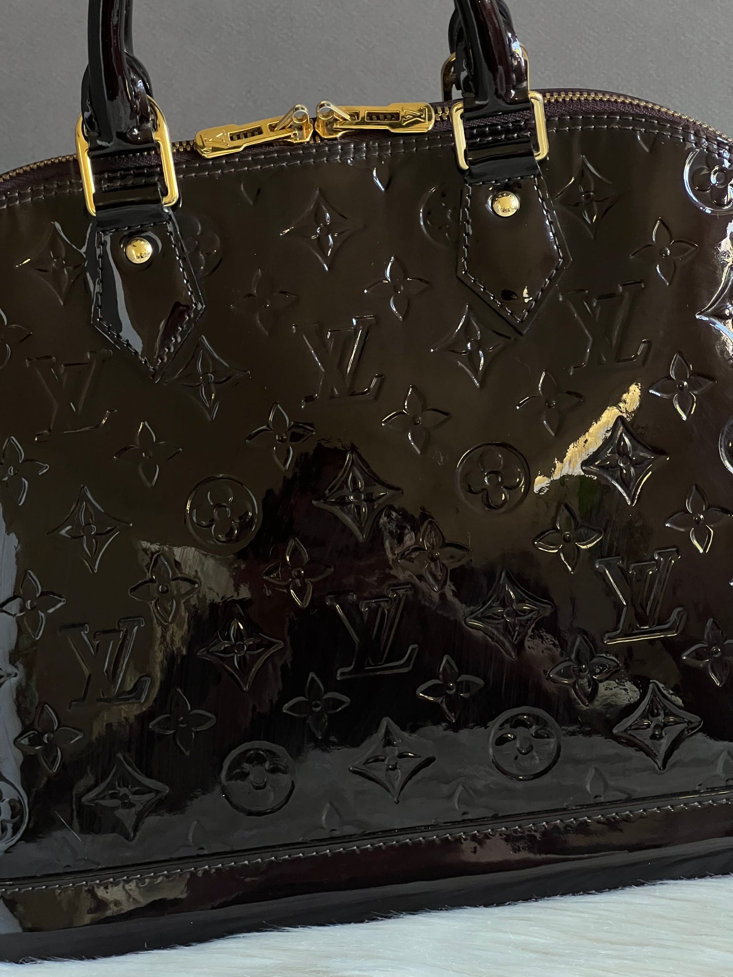 Louis Vuitton Alma PM In Monogram Vernis Leather