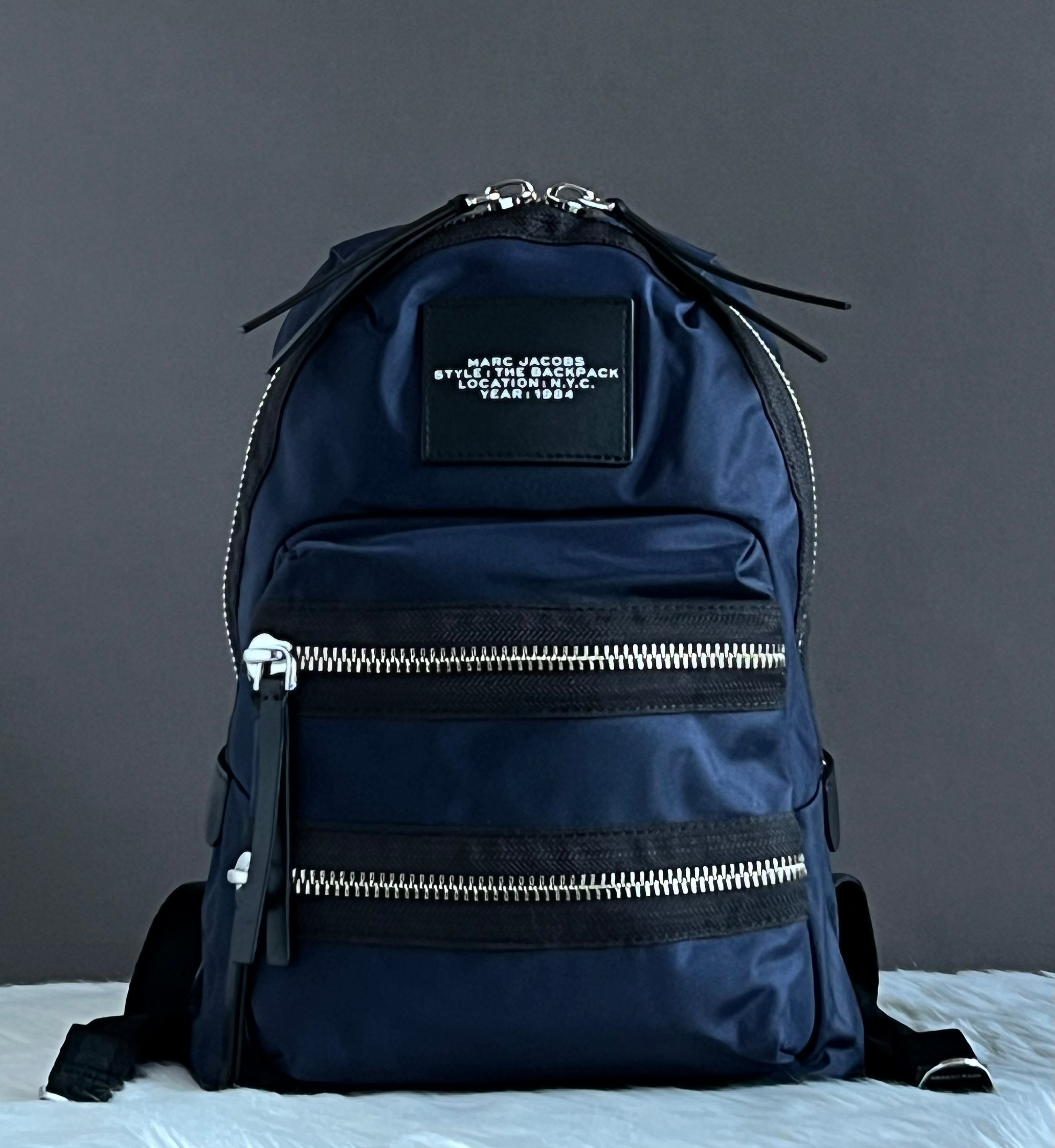MARC JACOBS ネイビー バックパック Marc Jacobs The Biker Nylon Medium Backpack – Club de Mode