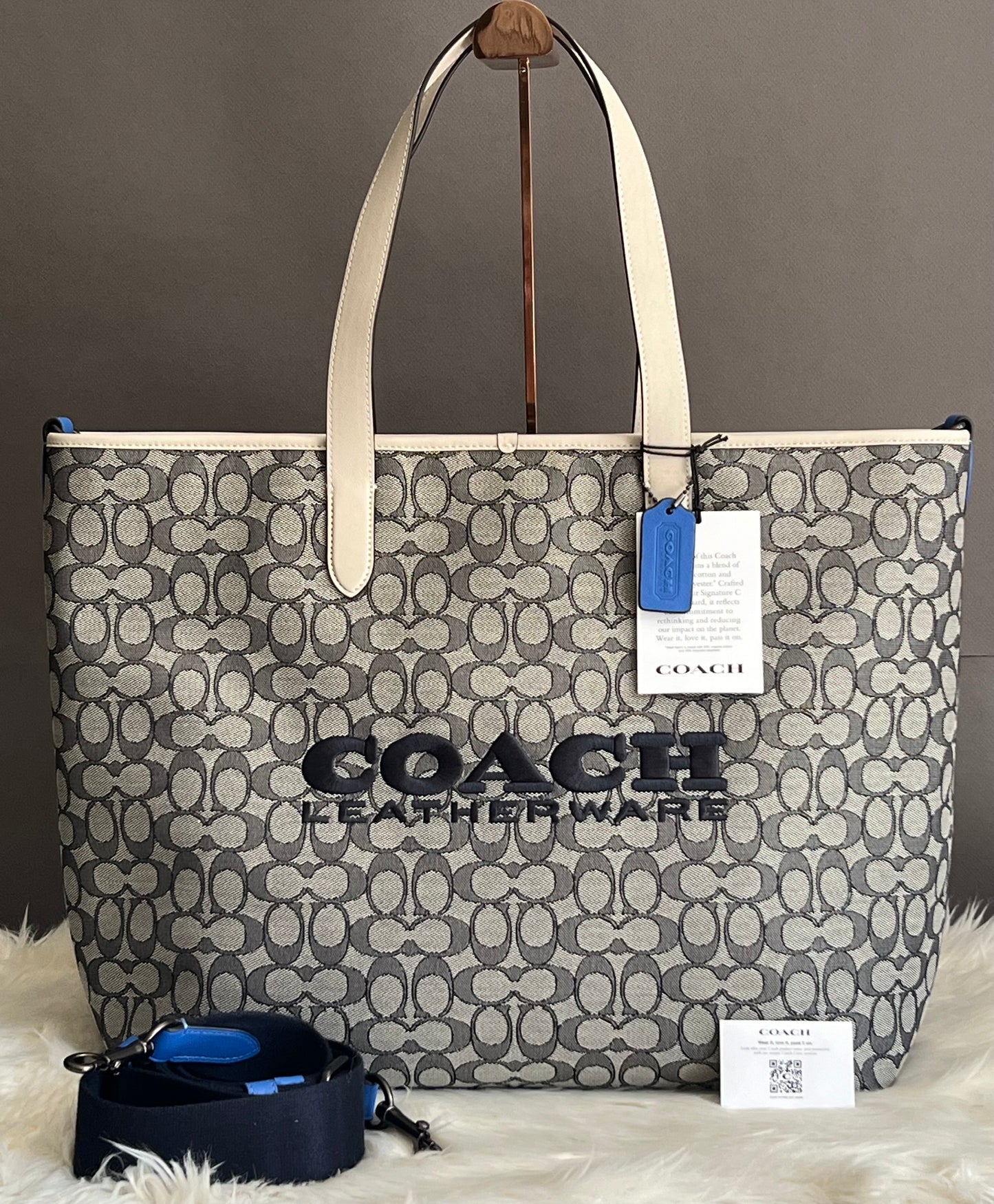 Coach League Tote in Signature Jacquard